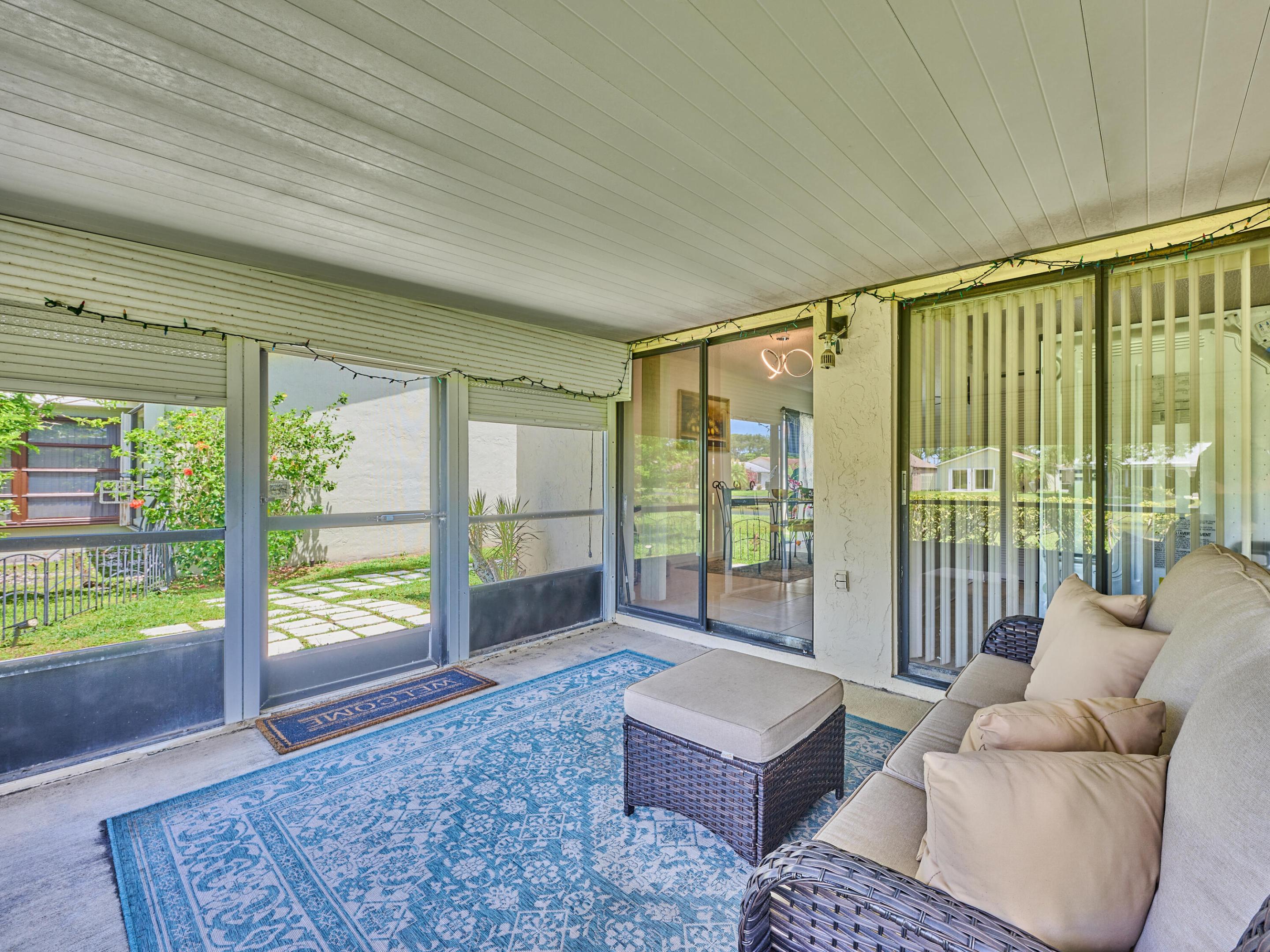 MIRROR LAKES 1 - Residential