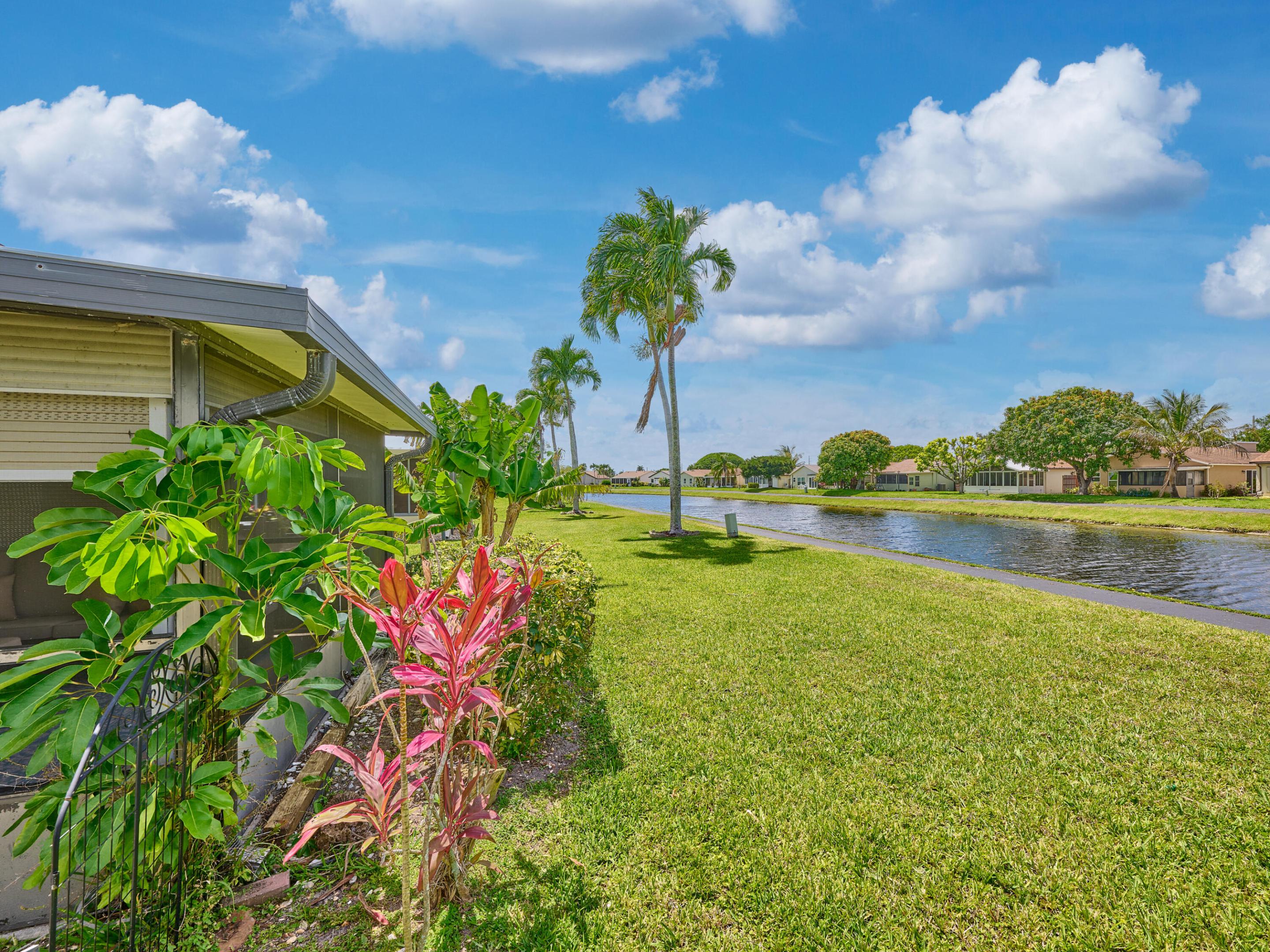 MIRROR LAKES 1 - Residential
