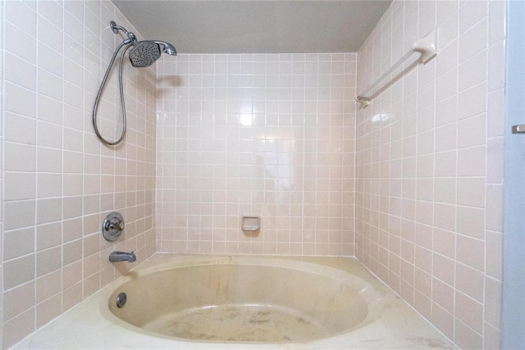 Arbor Courts - Residential Lease