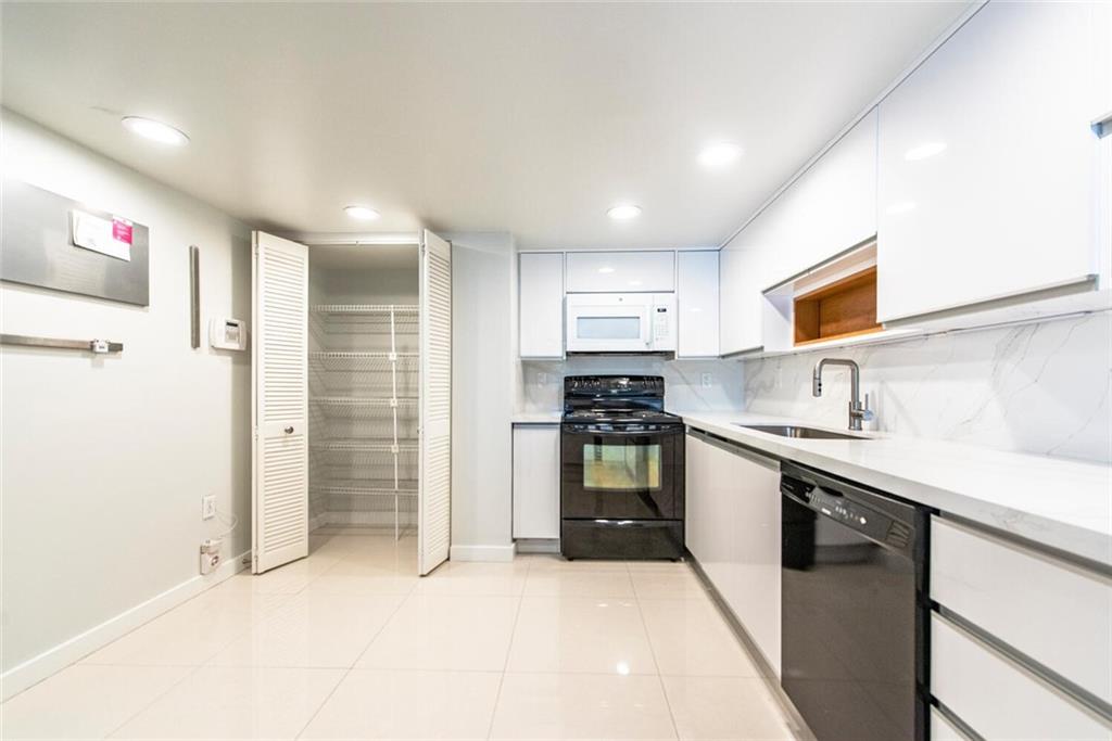 Arbor Courts - Residential Lease