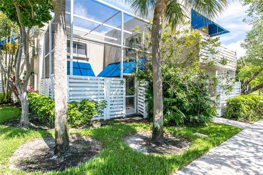 Central Park! Tastefully renovated, freshly painted, new vinyl flooring on 2nd floor. Sliding doors open to fantastic screened patio. 2 parking spaces. $300 refundable pet fee.