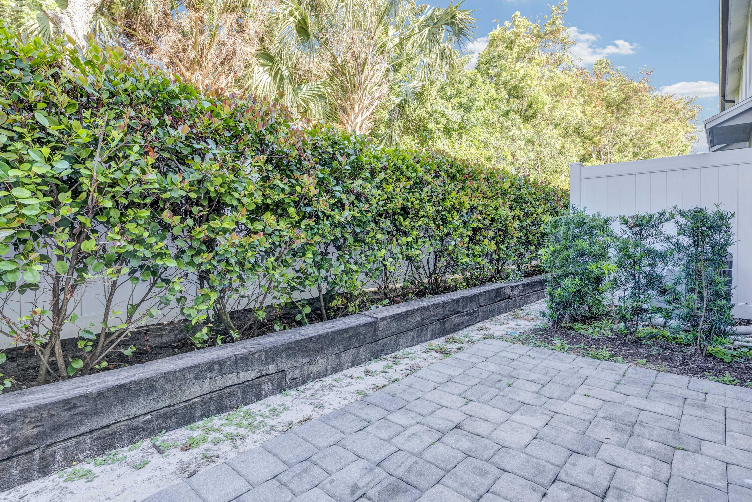 ENCLAVE AT MANGONIA PARK - Residential