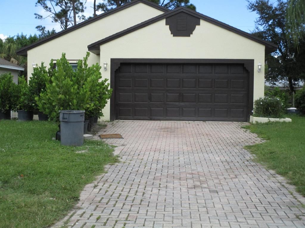 Photo of 4835 SE Horizon Avenue, Stuart, FL 34997 (MLS # R10772541)