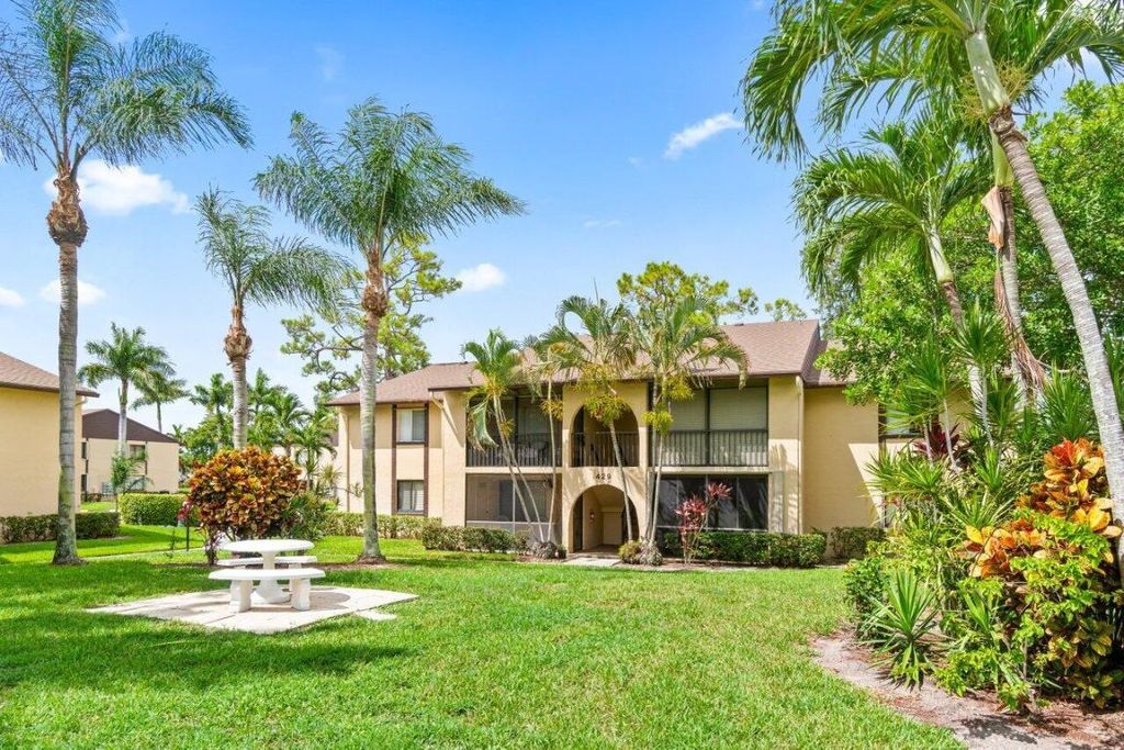 Photo of 429 Pine Glen Ln #C2, Greenacres, FL 33463 (MLS # R11108623)