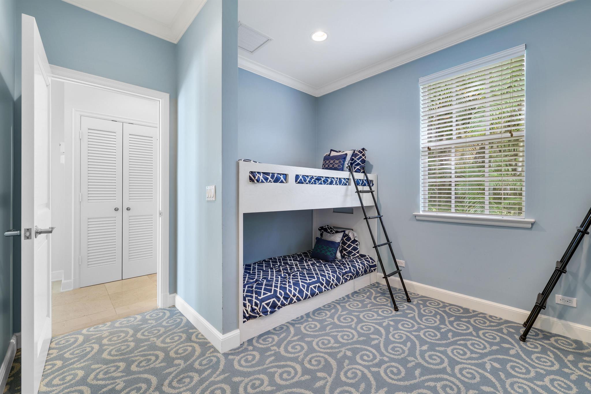 PAR CLUB CIRCLE - Residential