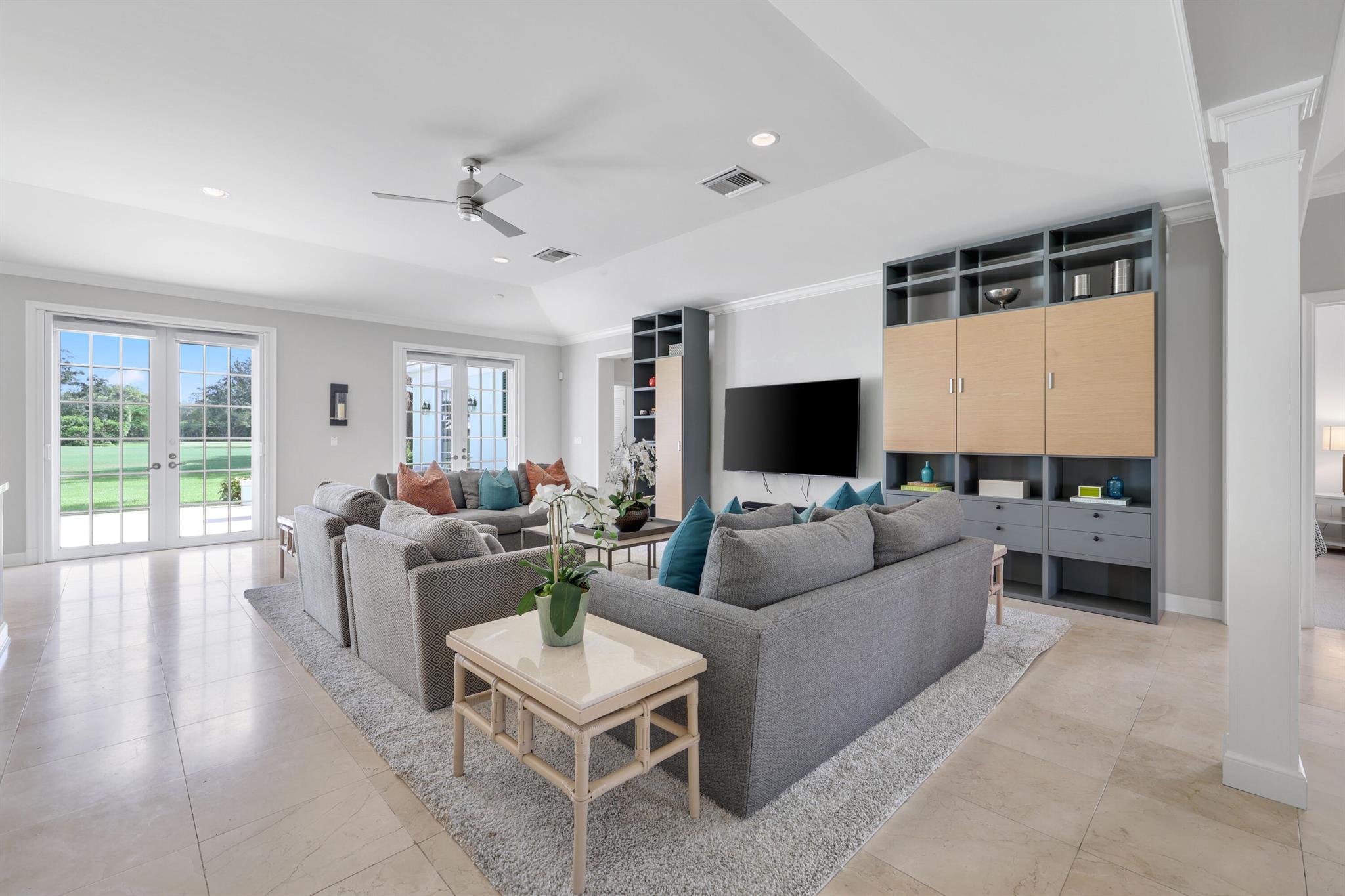 PAR CLUB CIRCLE - Residential