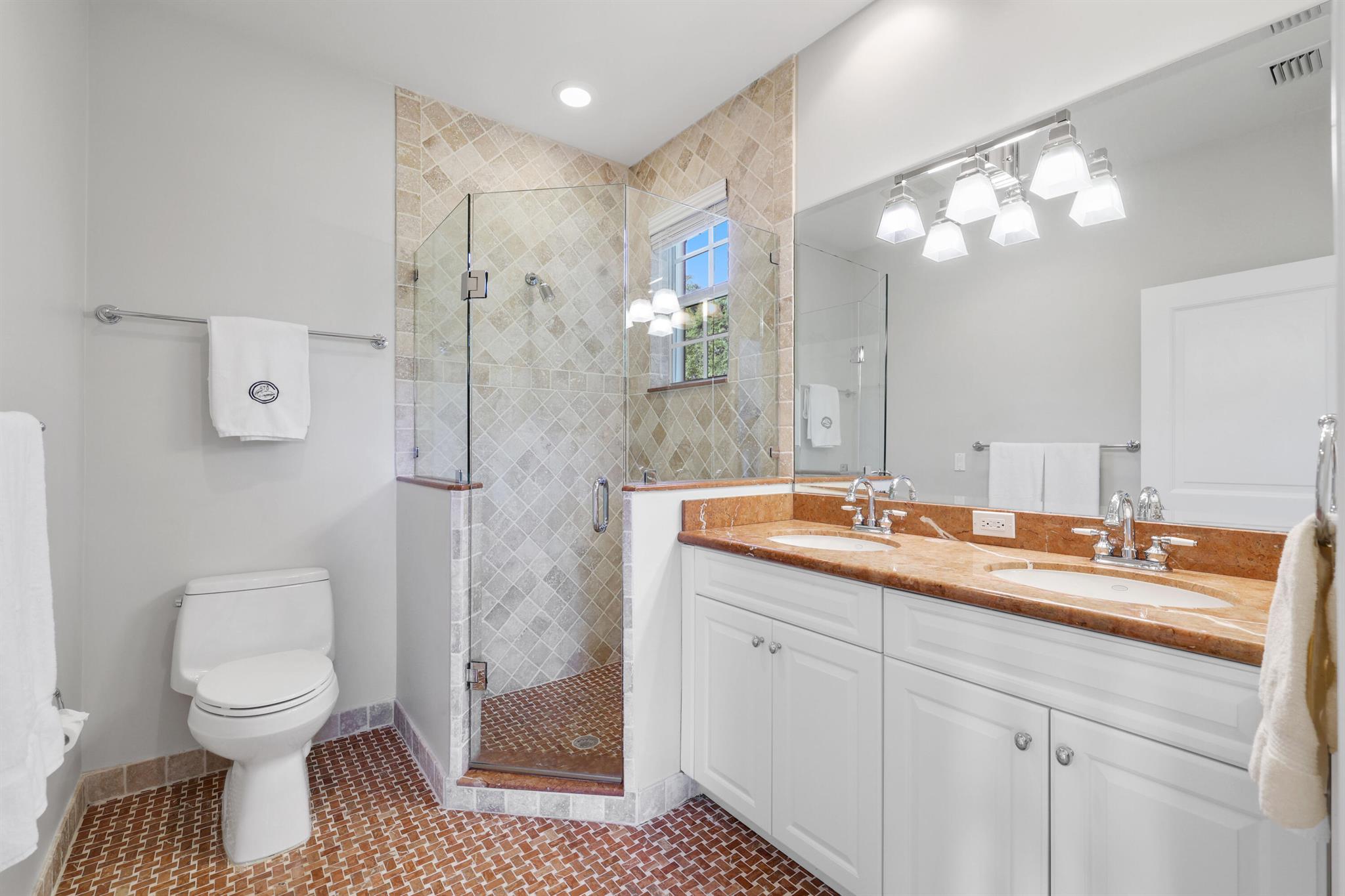 PAR CLUB CIRCLE - Residential