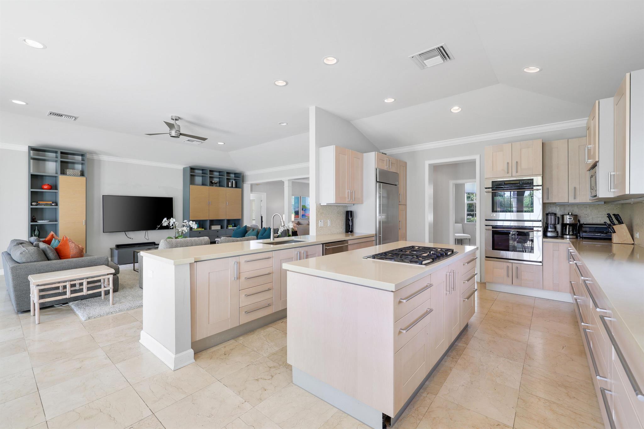 PAR CLUB CIRCLE - Residential