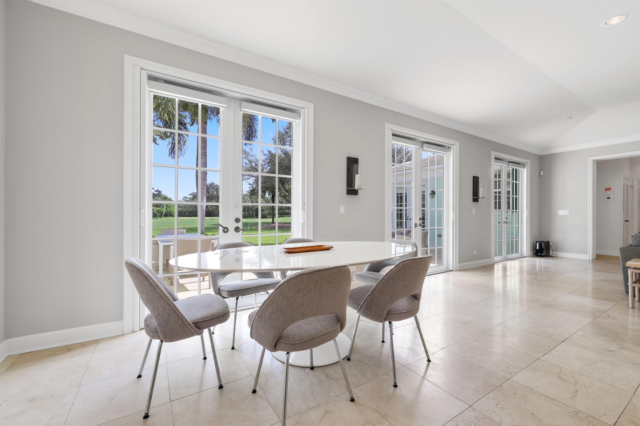 PAR CLUB CIRCLE - Residential