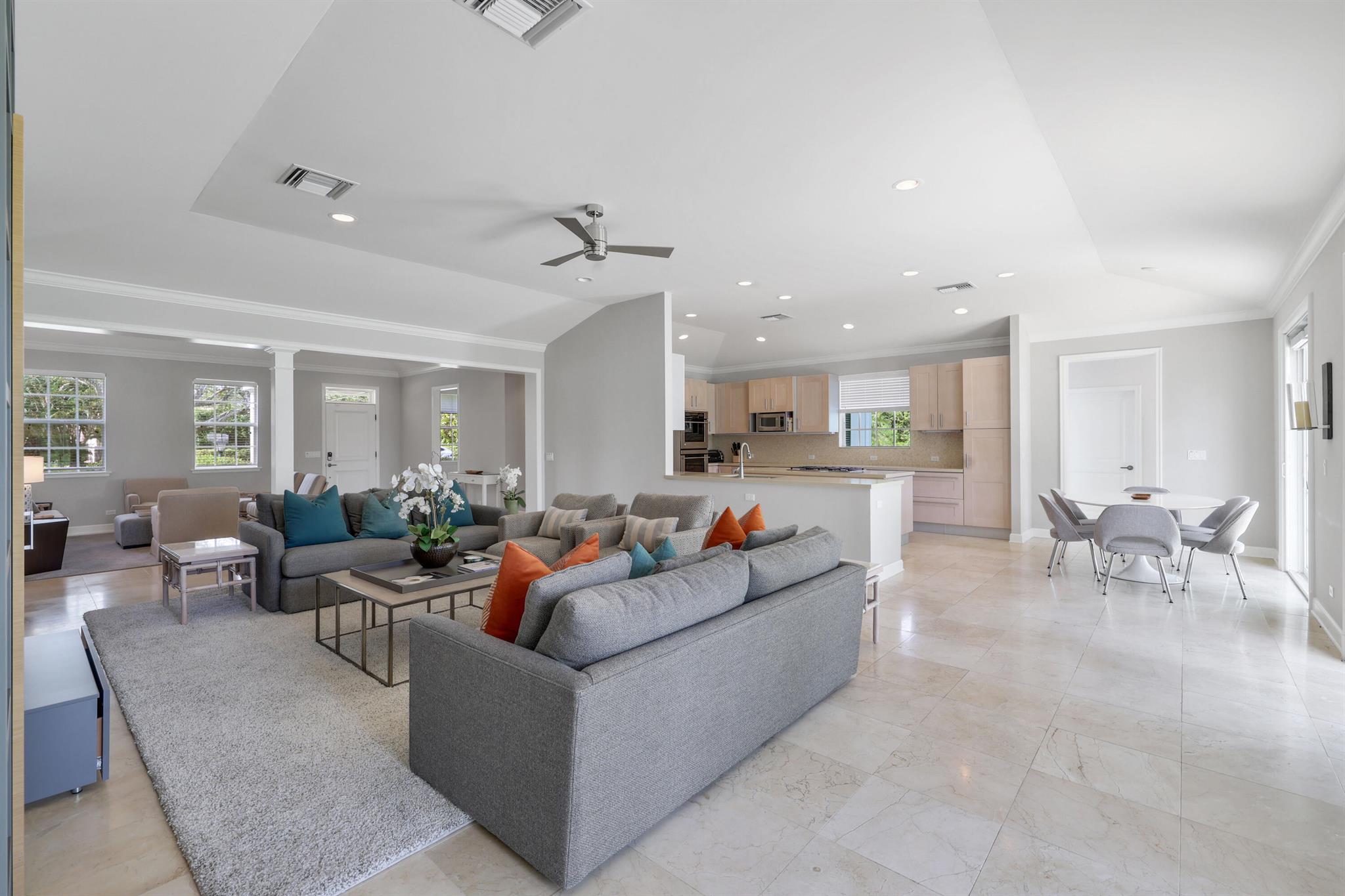 PAR CLUB CIRCLE - Residential