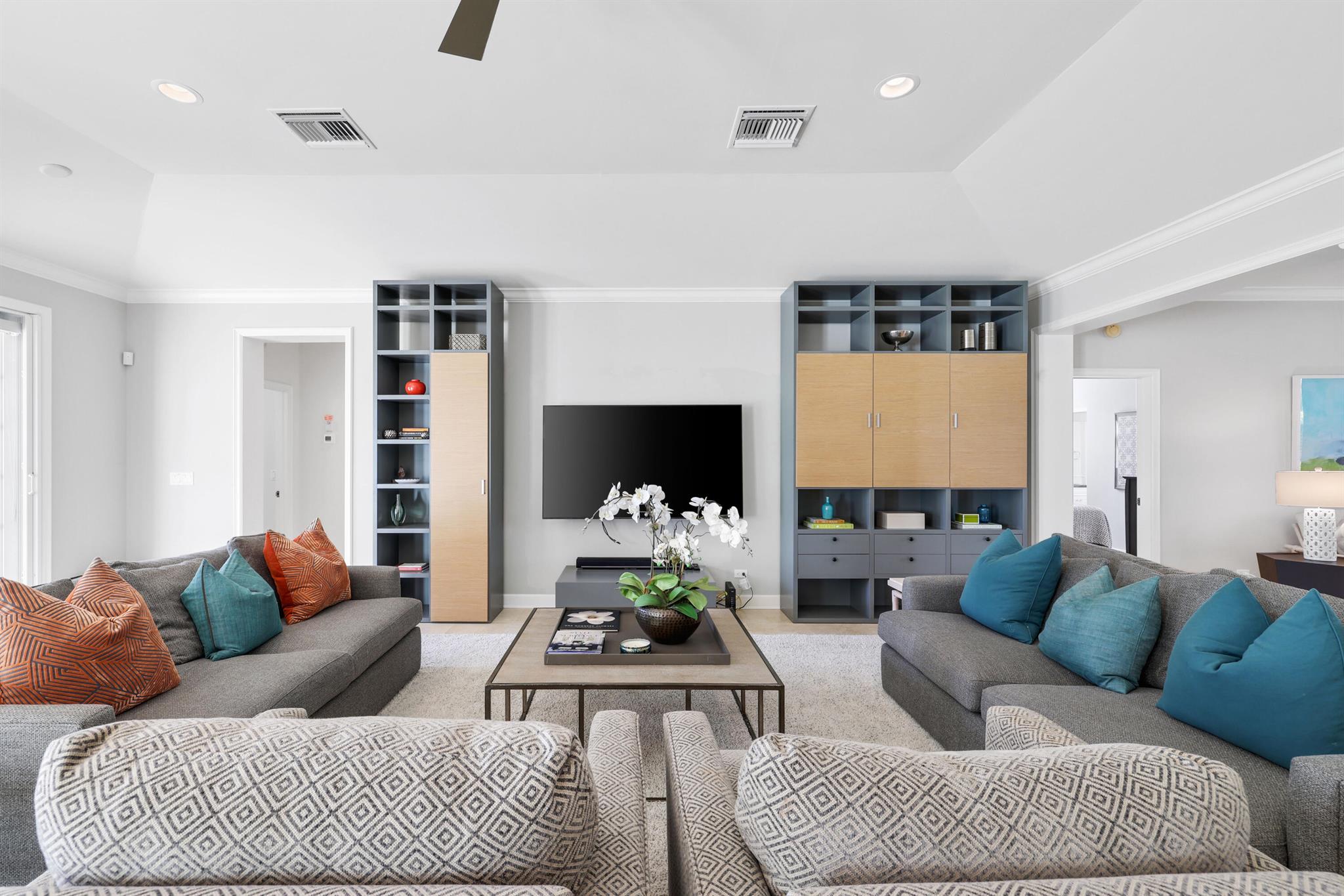 PAR CLUB CIRCLE - Residential