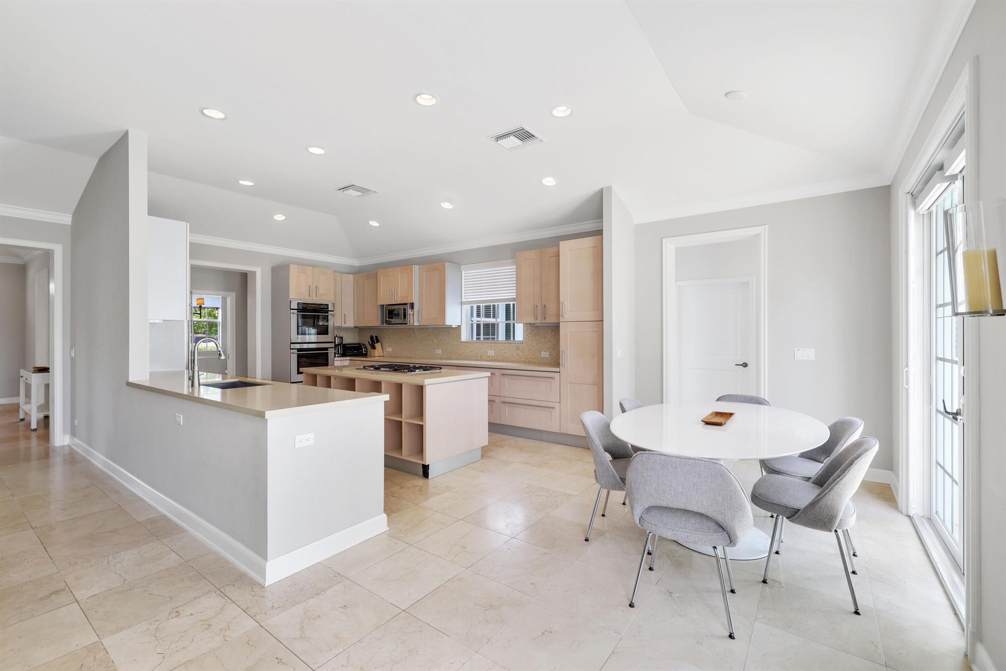 PAR CLUB CIRCLE - Residential