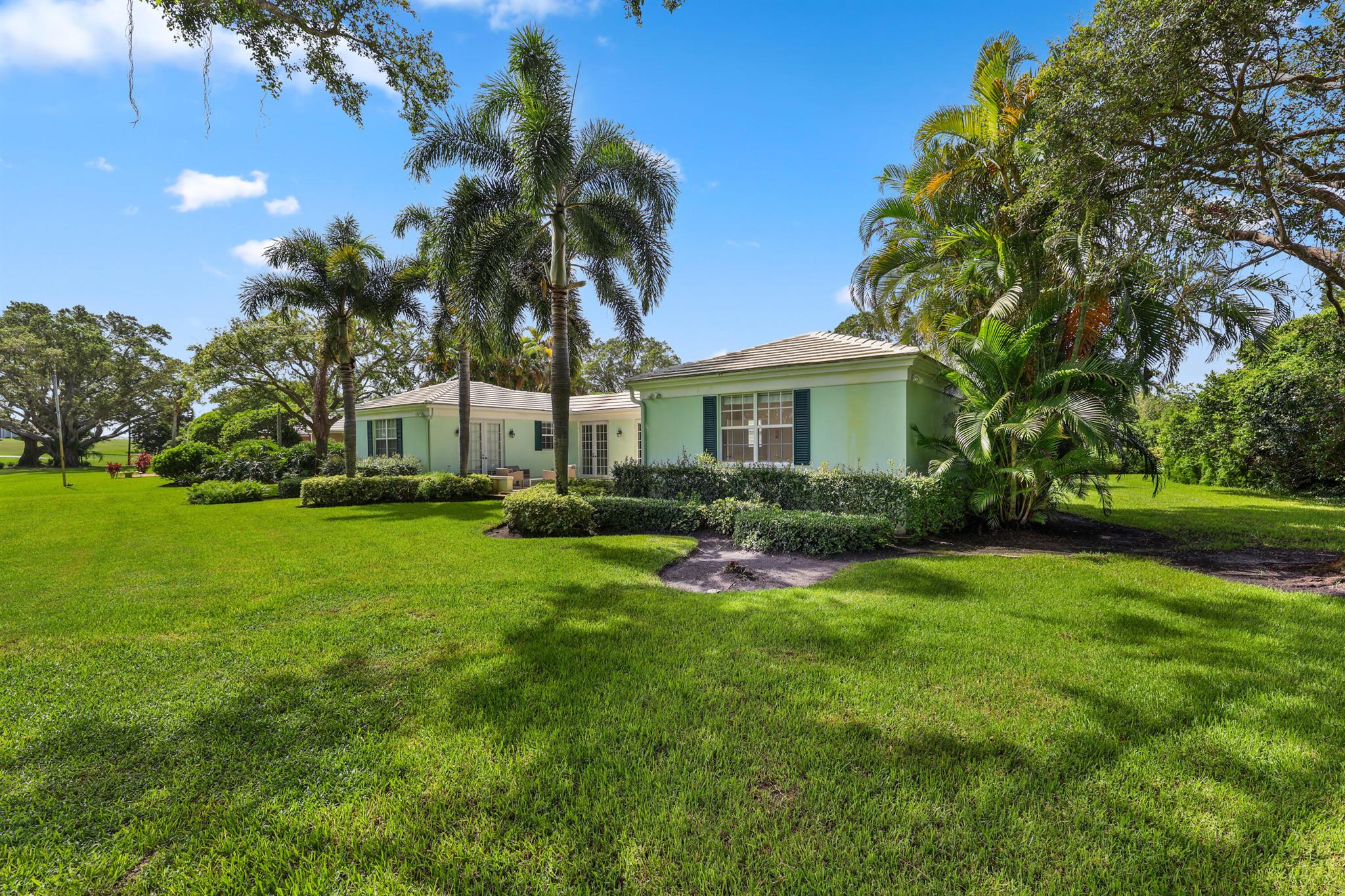 PAR CLUB CIRCLE - Residential