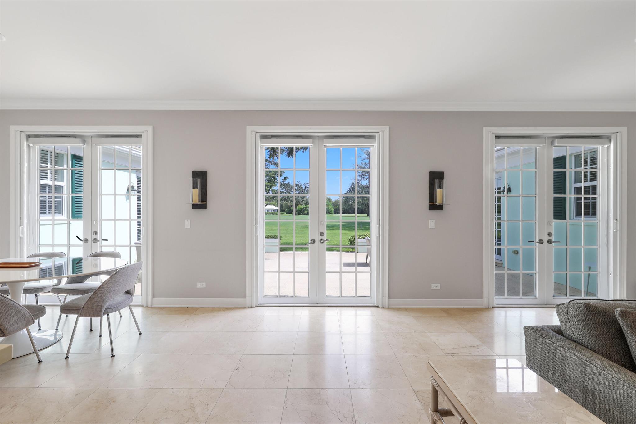 PAR CLUB CIRCLE - Residential