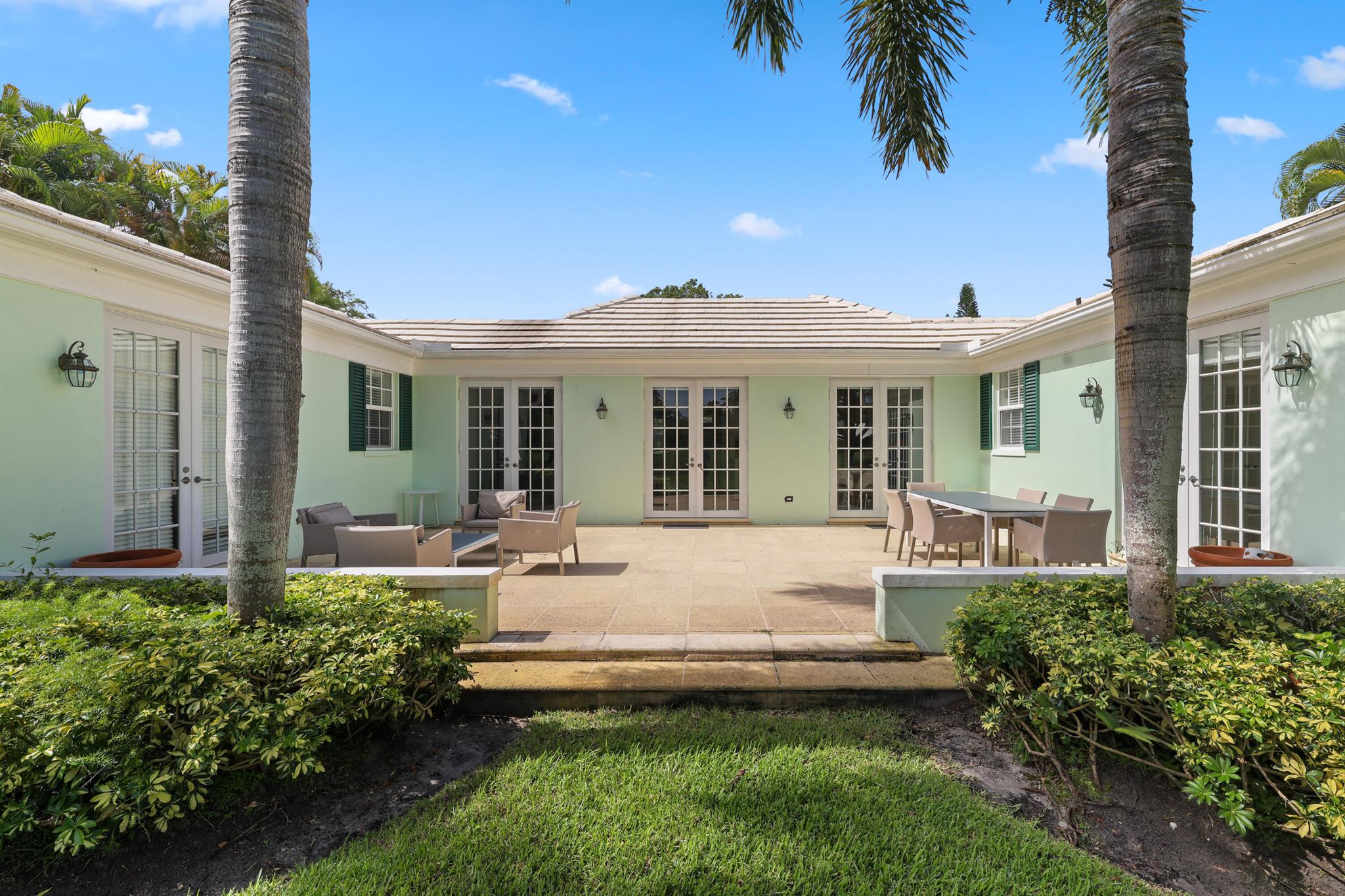 PAR CLUB CIRCLE - Residential