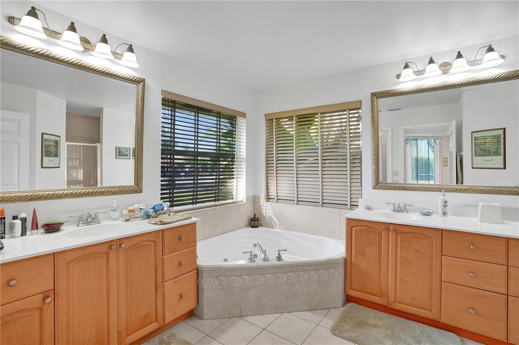 The Landings Of Parkland - Residential