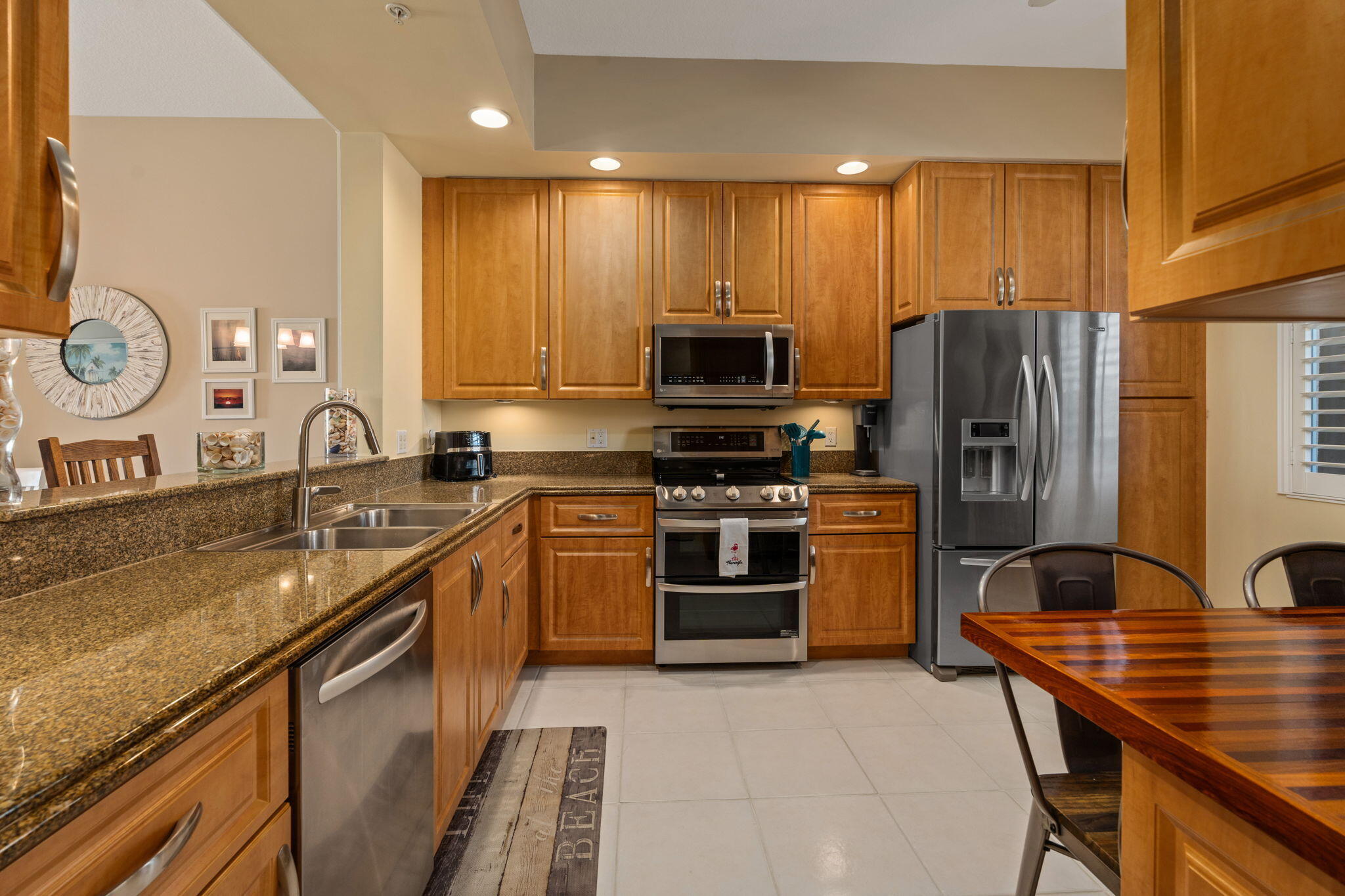 HARBOUR ISLE AT HUTCHINSON ISLAND WEST, A CONDOMIN - Residential