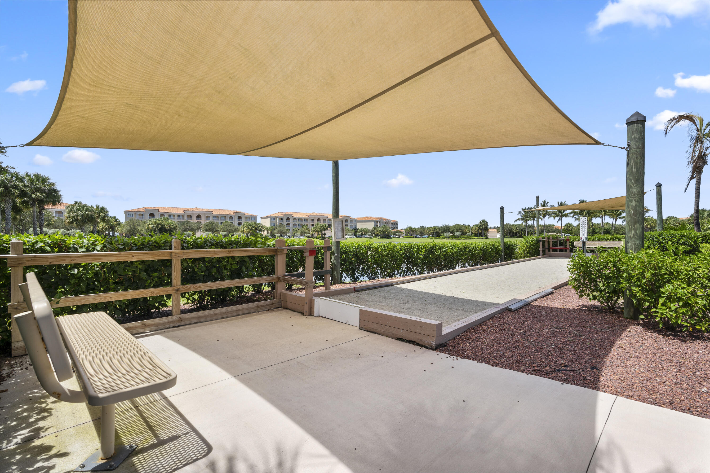 HARBOUR ISLE AT HUTCHINSON ISLAND WEST, A CONDOMIN - Residential