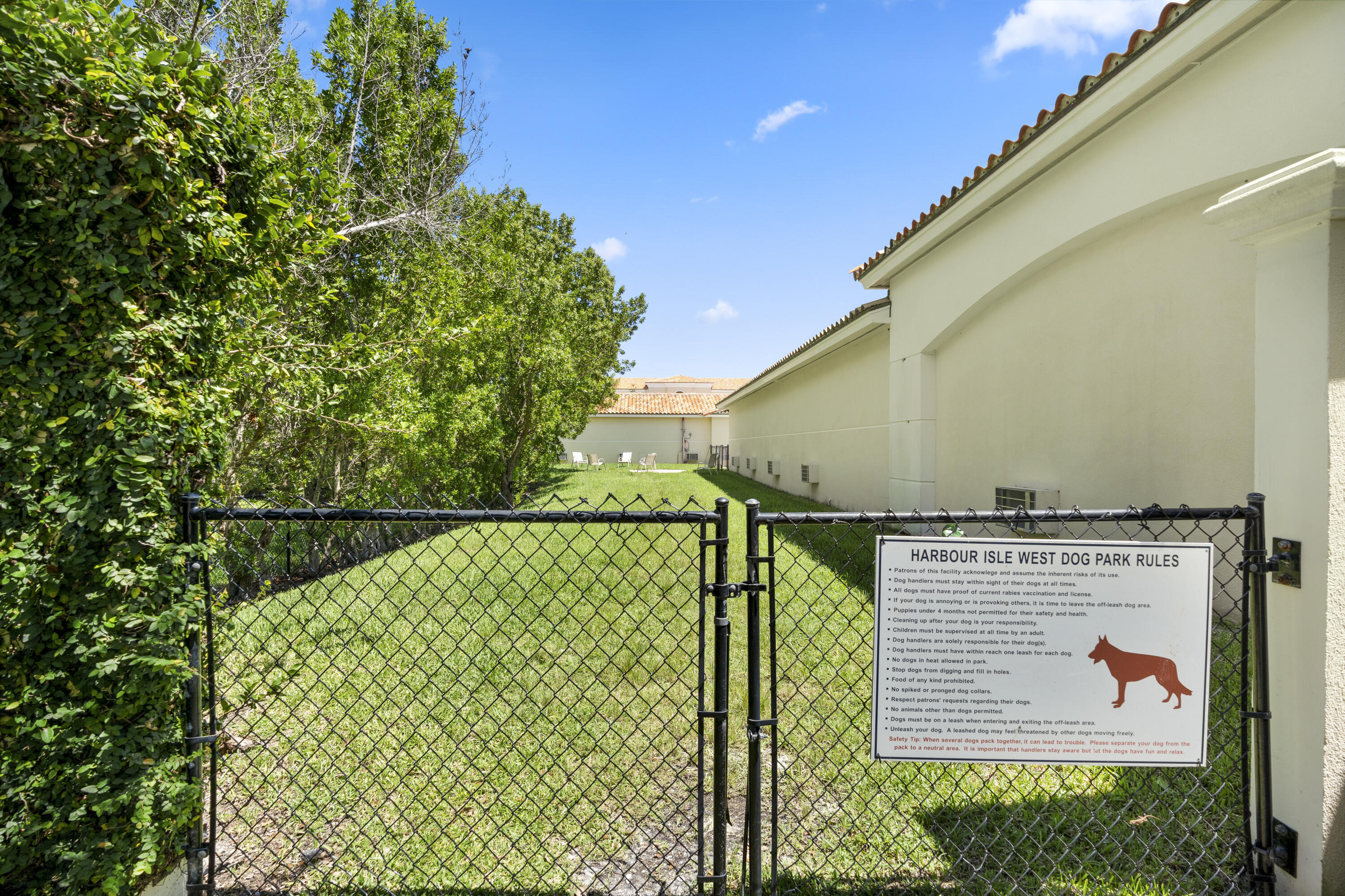 HARBOUR ISLE AT HUTCHINSON ISLAND WEST, A CONDOMIN - Residential