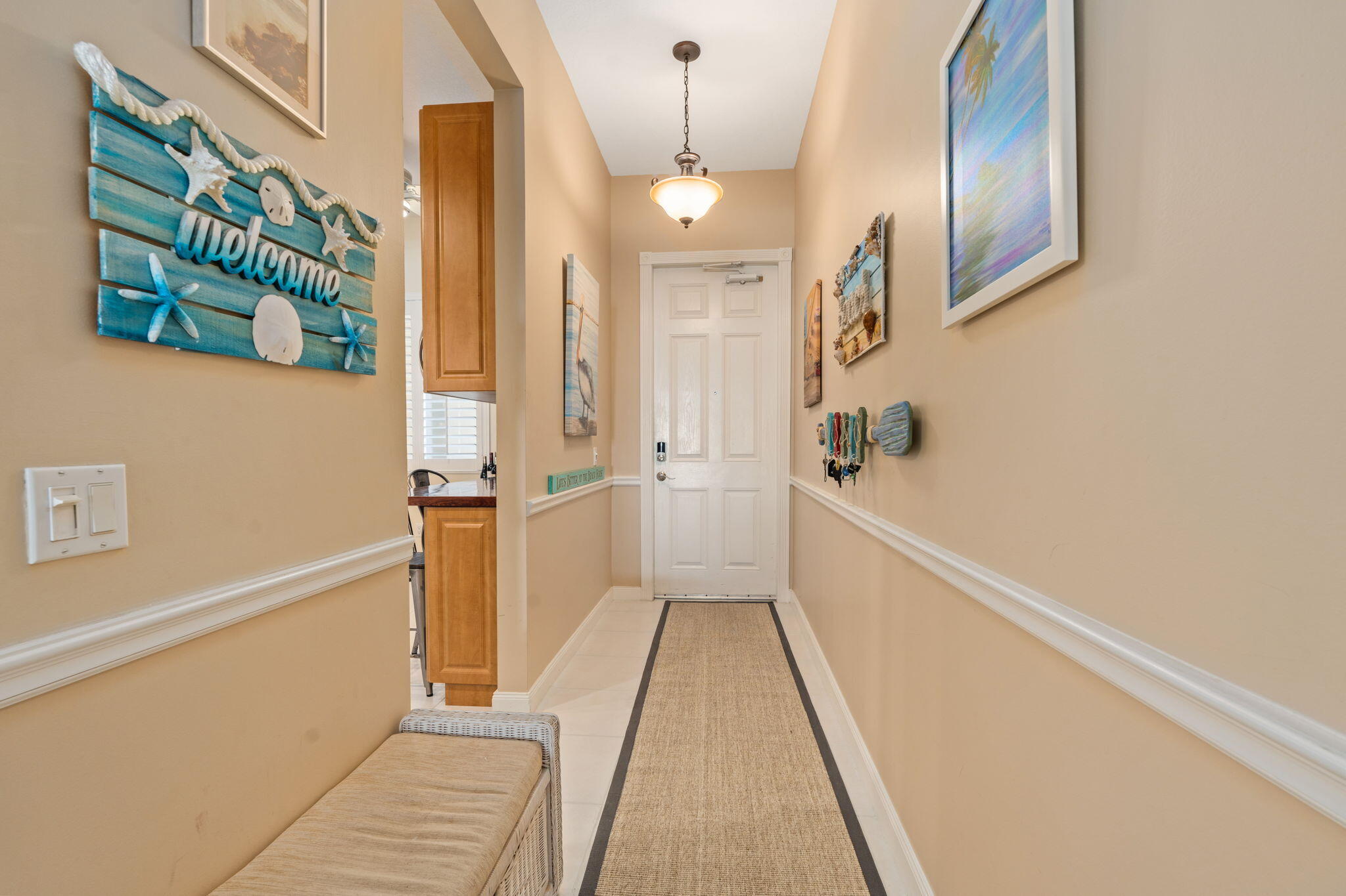 27 Harbour Isle Drive W 203