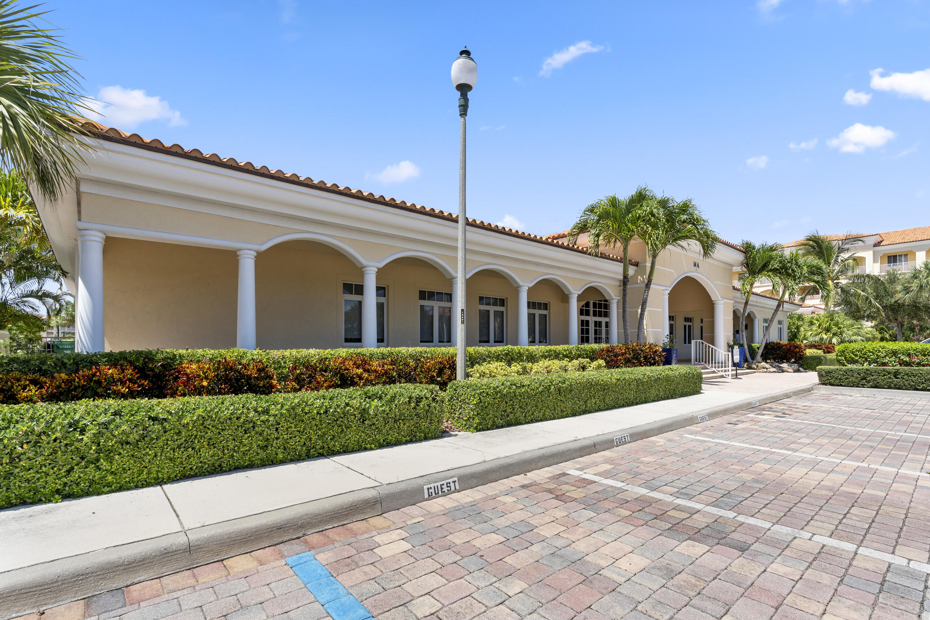 HARBOUR ISLE AT HUTCHINSON ISLAND WEST, A CONDOMIN - Residential