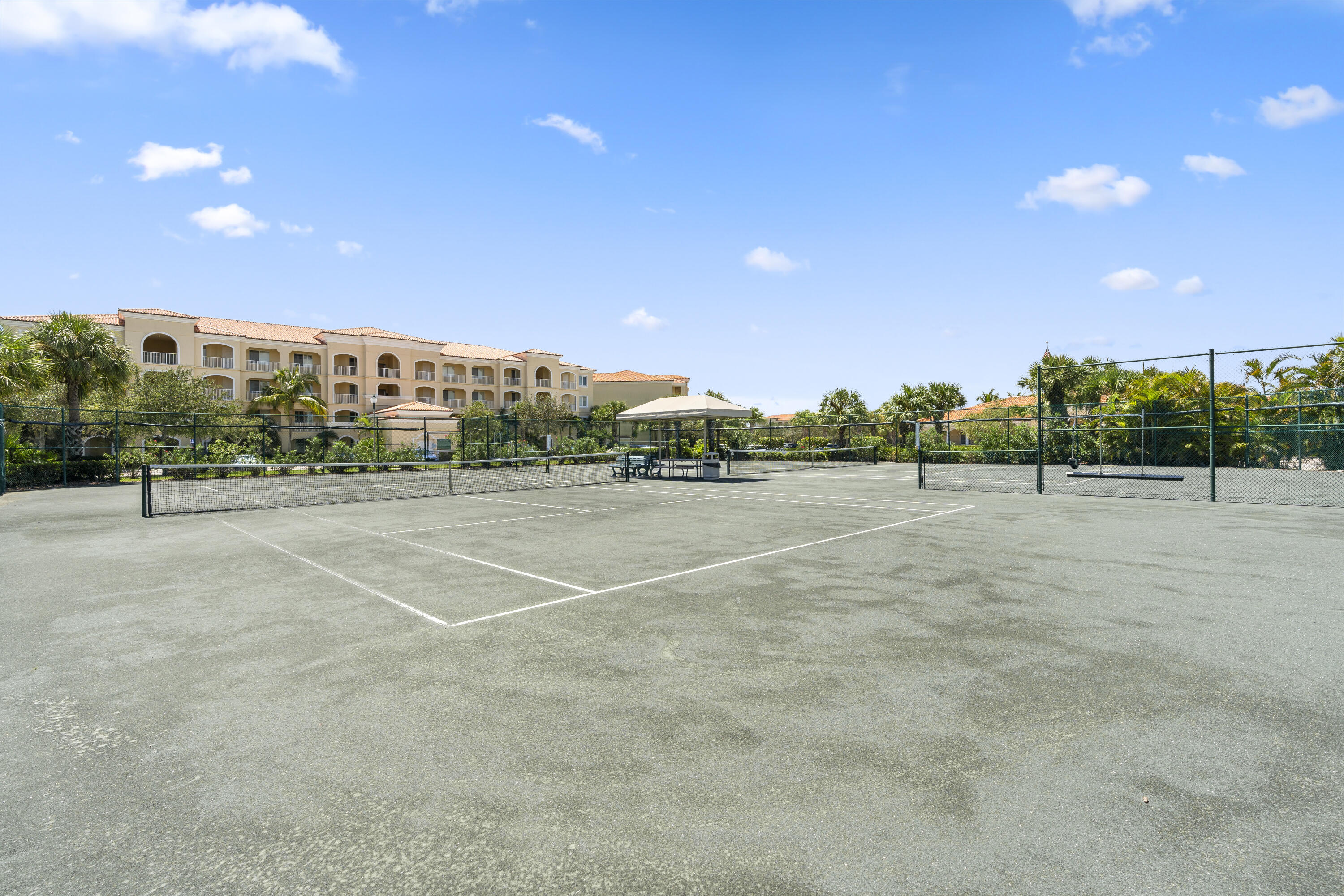 HARBOUR ISLE AT HUTCHINSON ISLAND WEST, A CONDOMIN - Residential