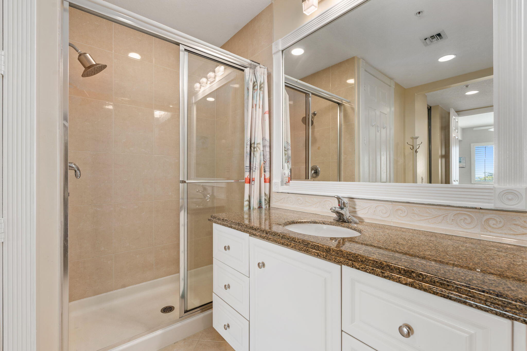 HARBOUR ISLE AT HUTCHINSON ISLAND WEST, A CONDOMIN - Residential