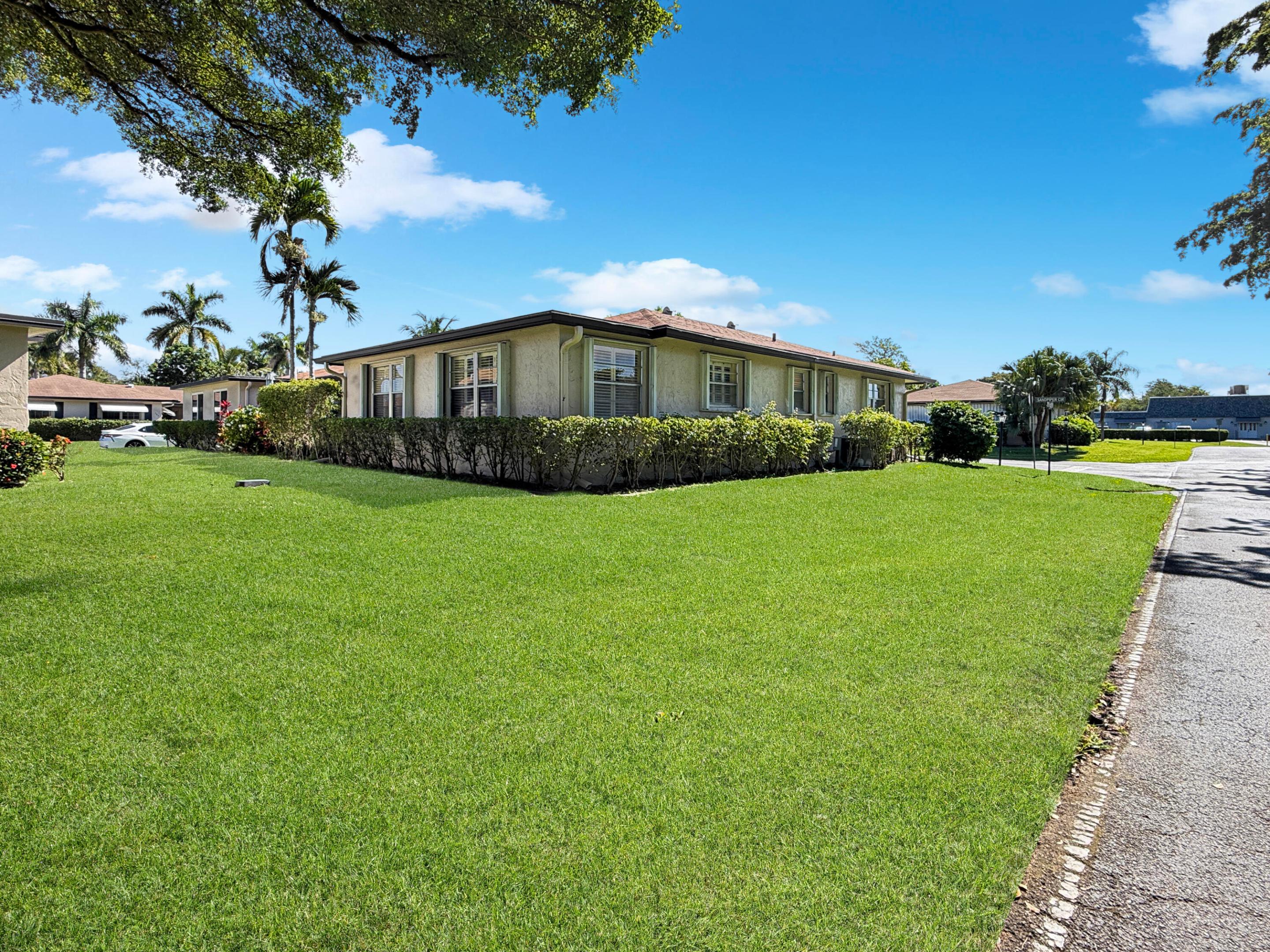 COUNTRY MANORS - Residential