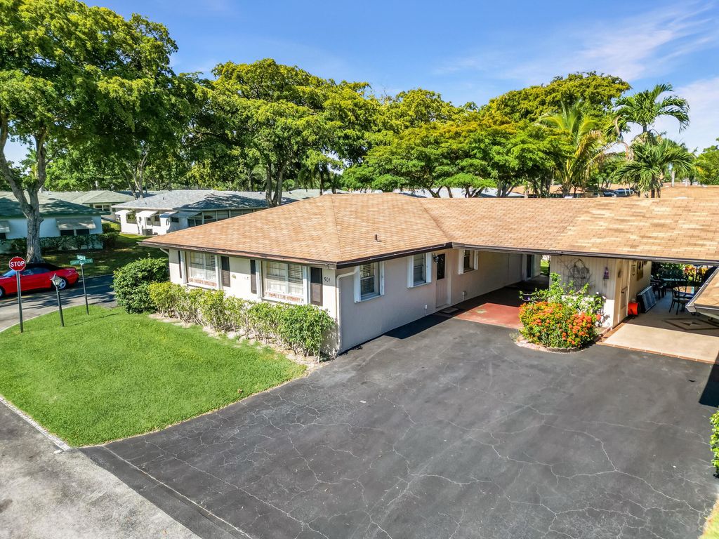 Photo of 501 Sandpiper Circle, Delray Beach, FL 33445 (MLS # B26026221)