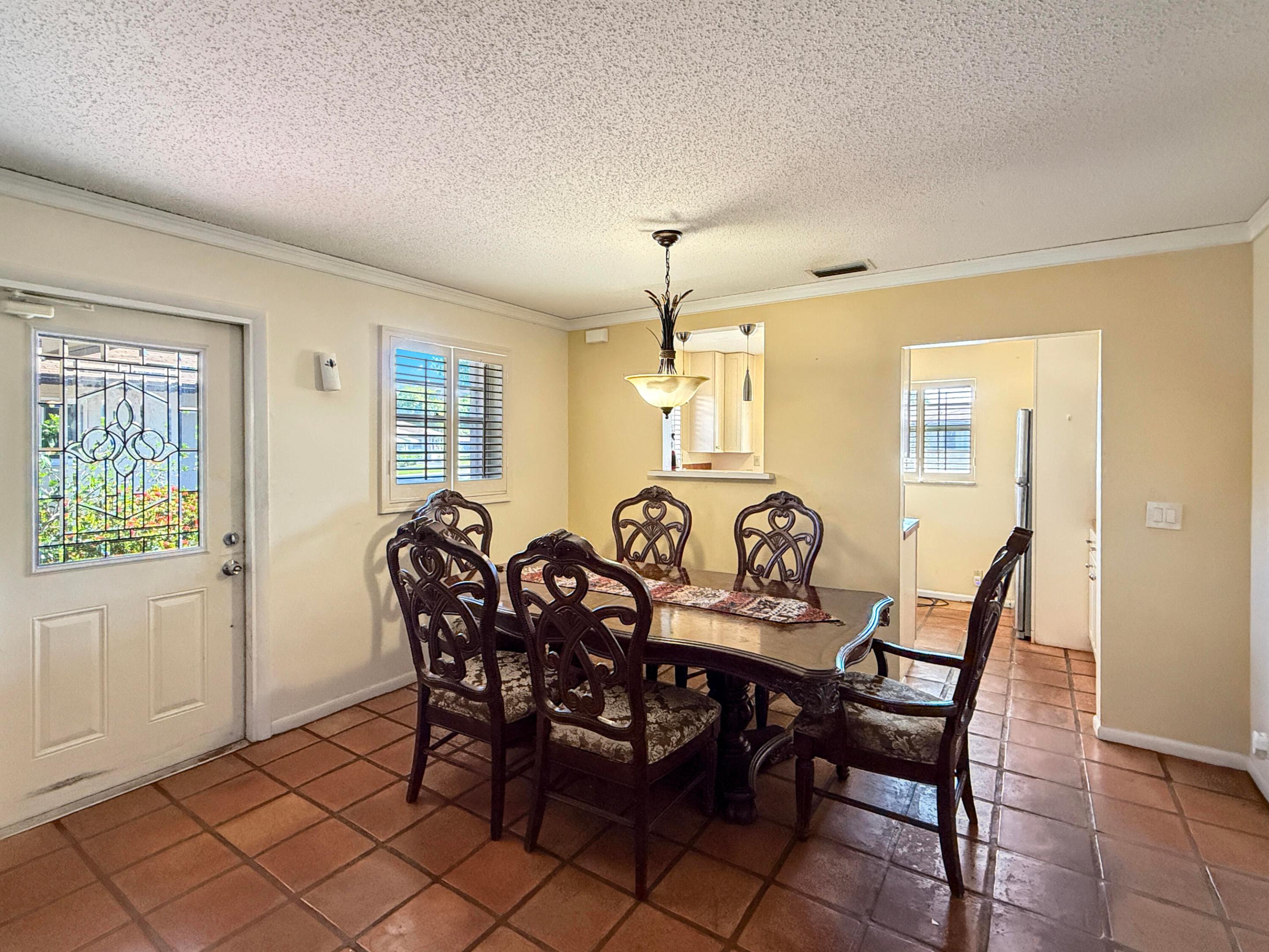 COUNTRY MANORS - Residential
