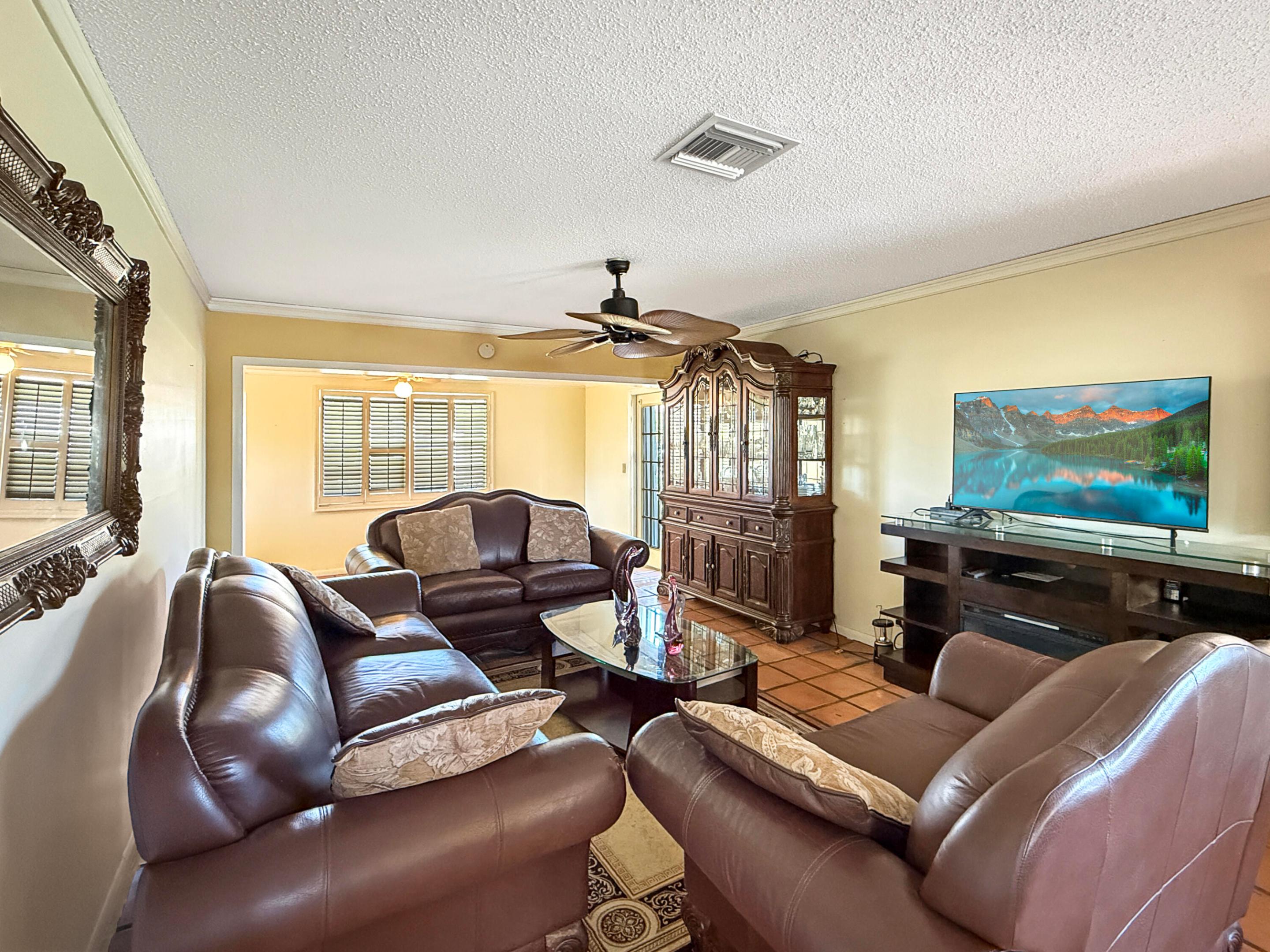 COUNTRY MANORS - Residential