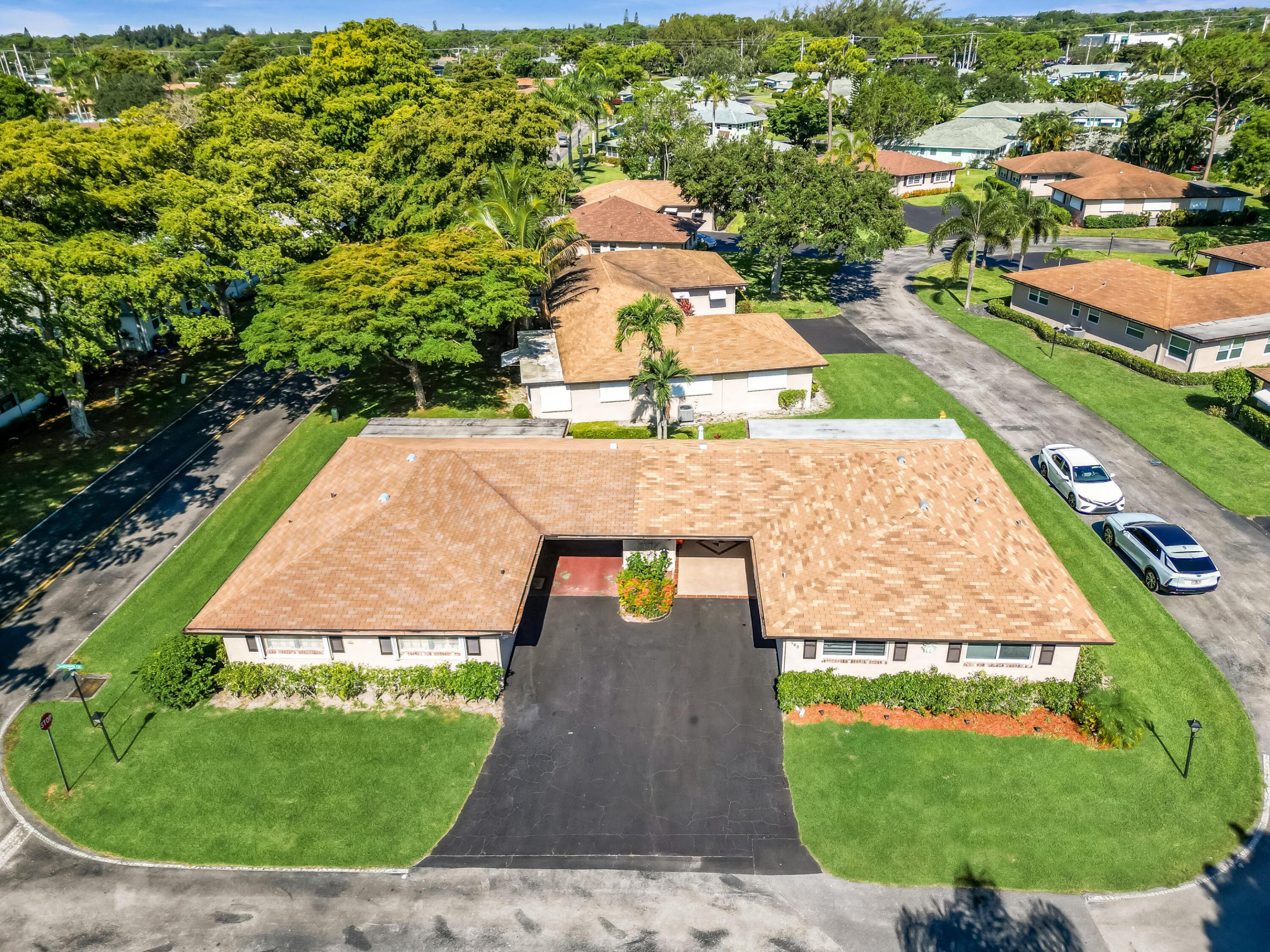 COUNTRY MANORS - Residential
