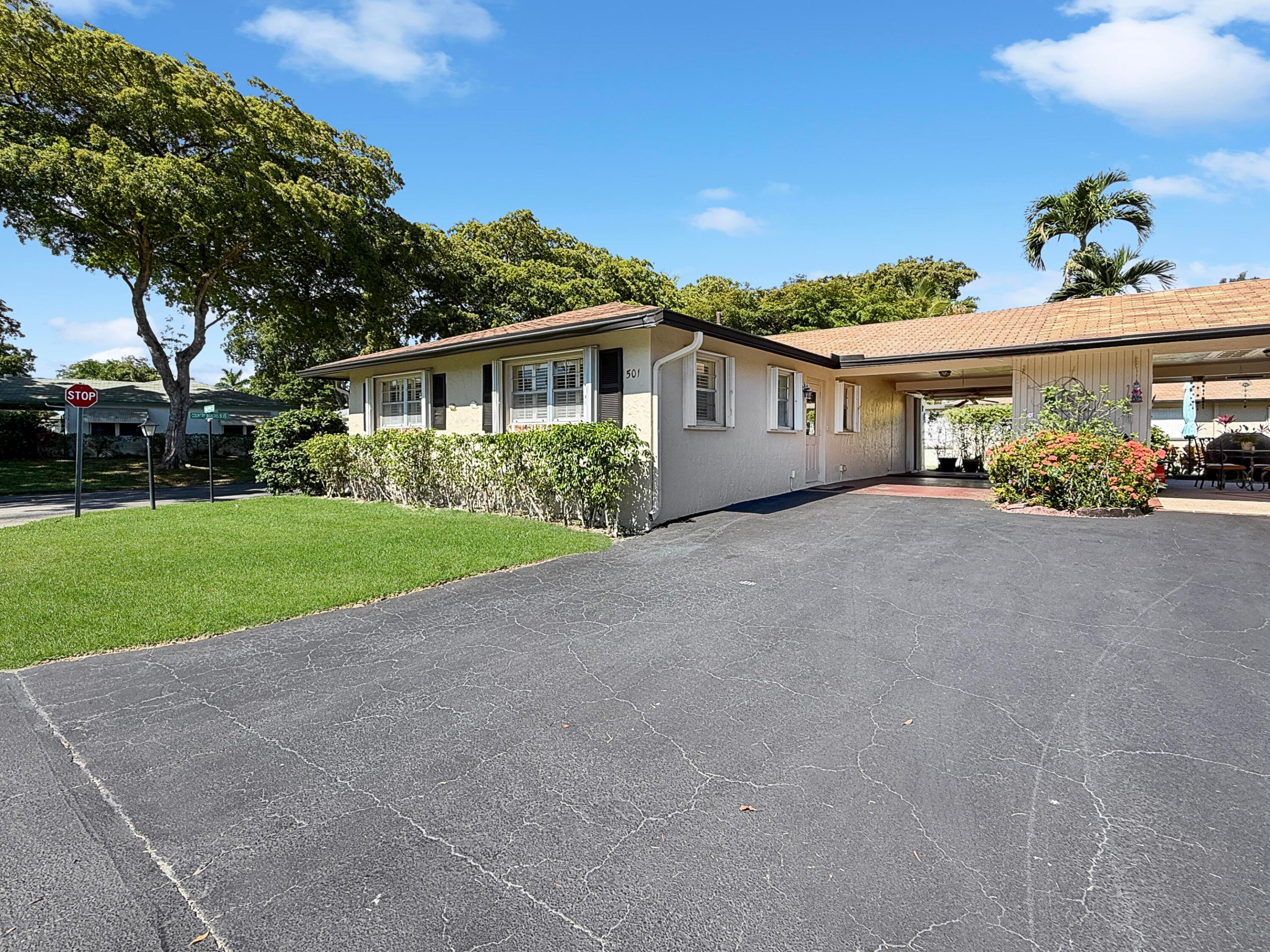 COUNTRY MANORS - Residential