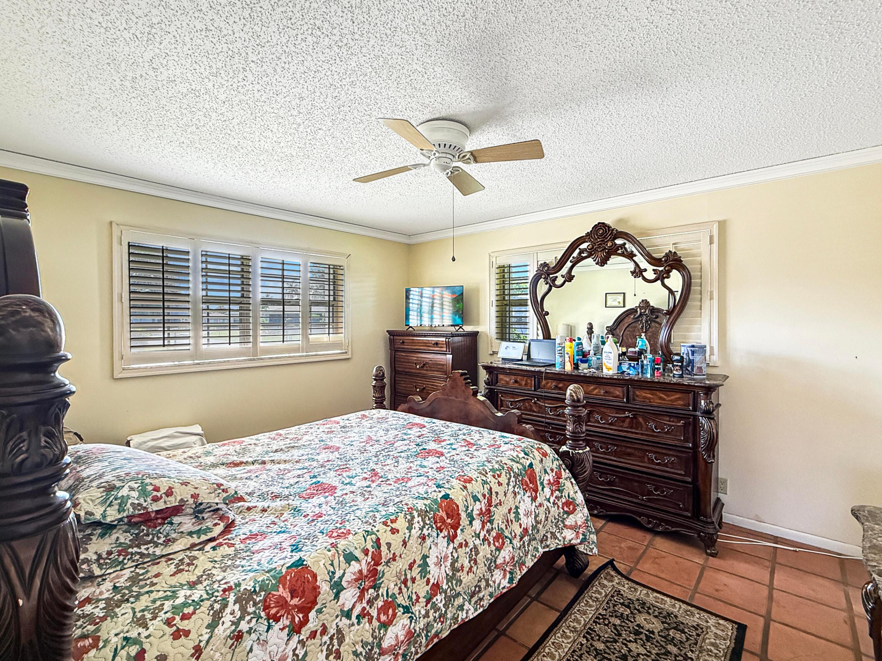 COUNTRY MANORS - Residential
