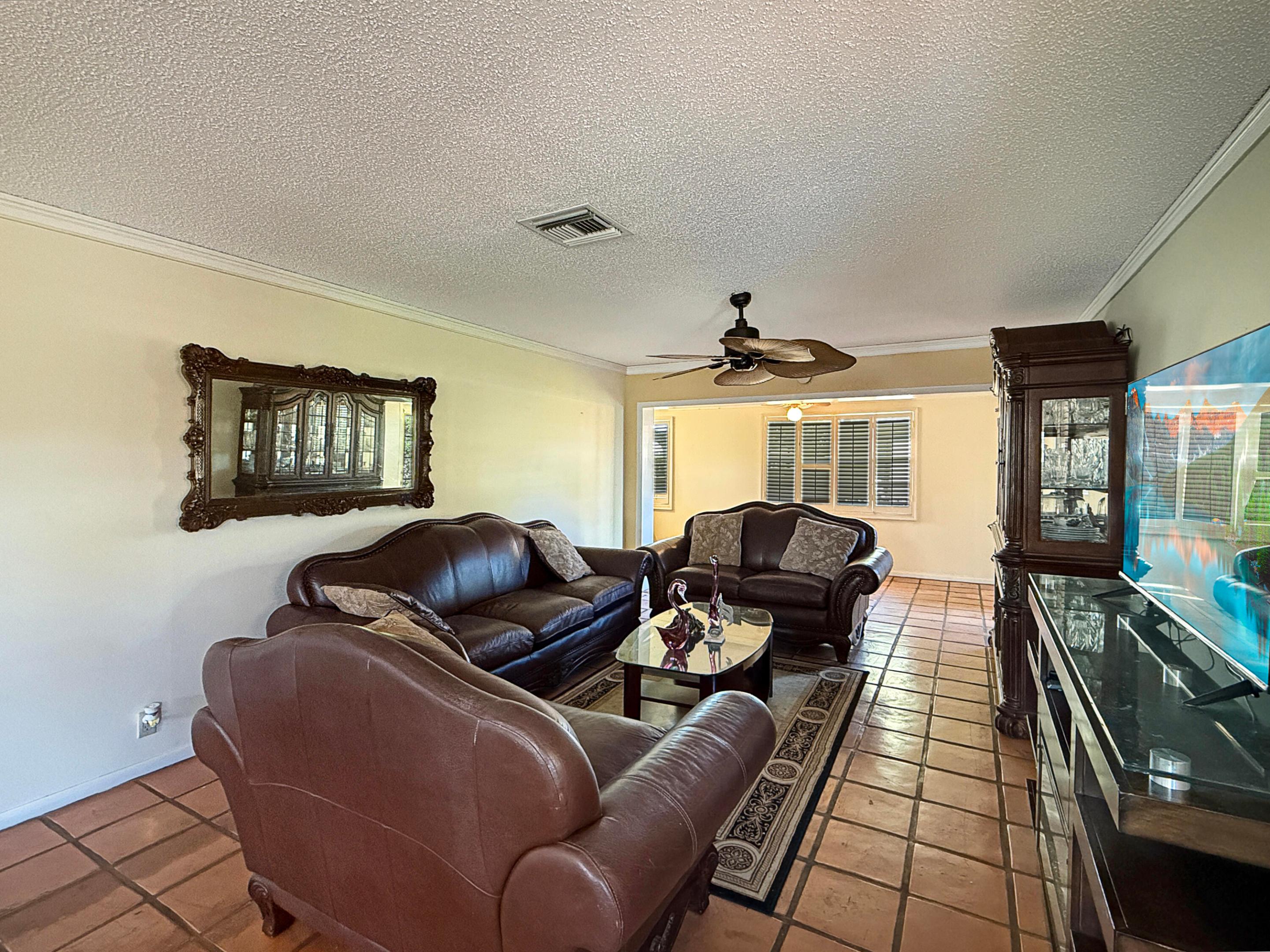 COUNTRY MANORS - Residential