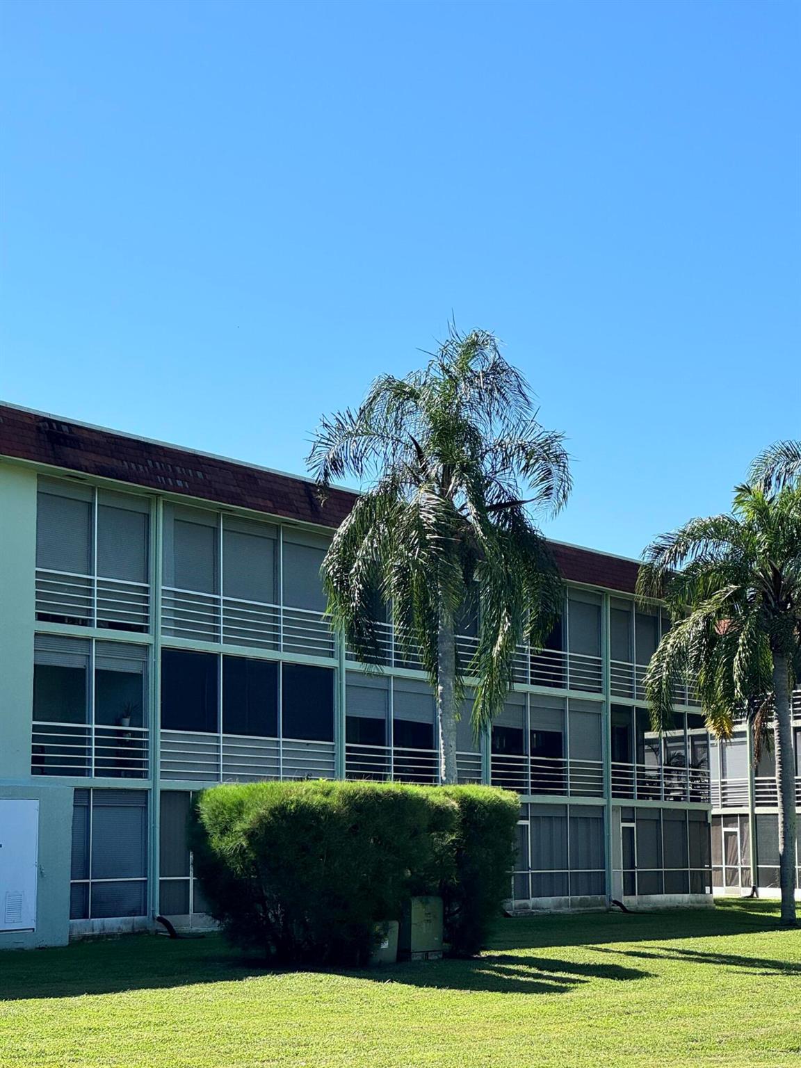 REGAL PALMS VICTORIA COND - Residential