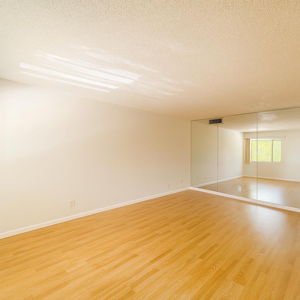 REGAL PALMS VICTORIA COND - Residential