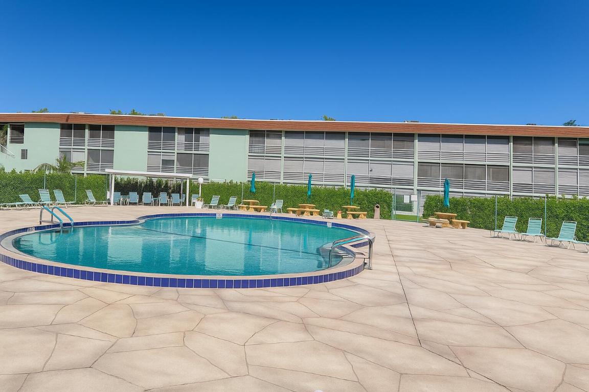 REGAL PALMS VICTORIA CONDO - Residential