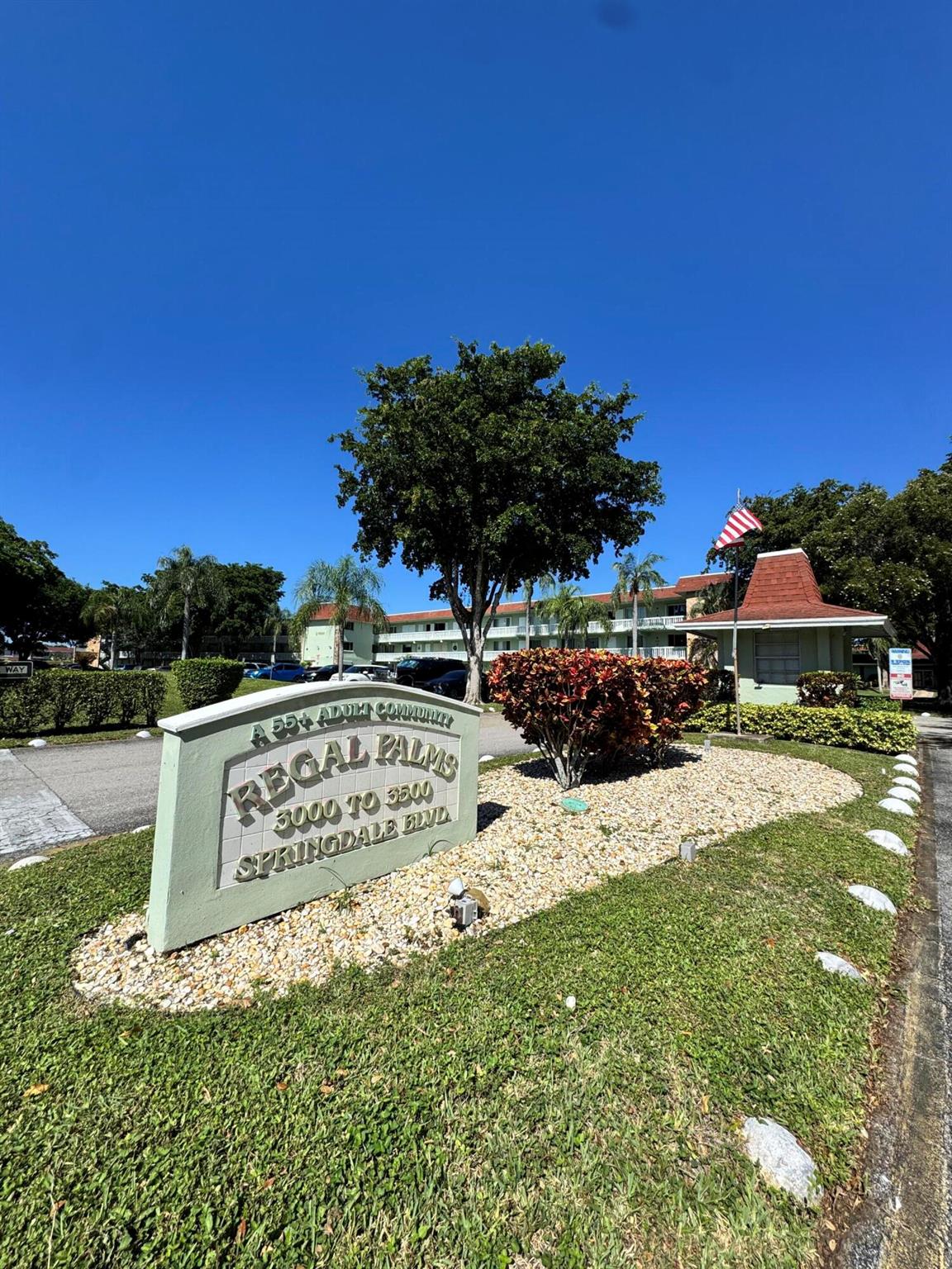 REGAL PALMS VICTORIA COND - Residential