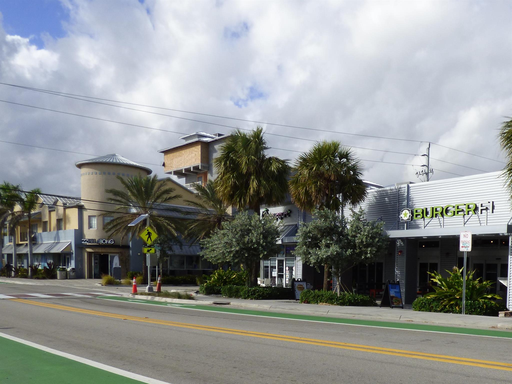 SEA ESTA CONDO - Residential Lease