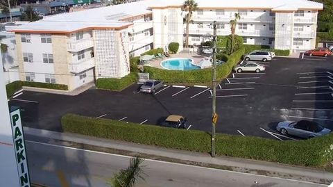 Photo of 120 NE 20th Avenue #30, Deerfield Beach, FL 33441 (MLS # F10515516)