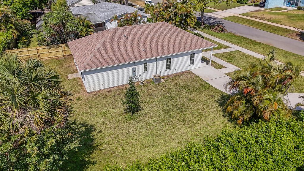 Photo of 532 Harbour Road, North Palm Beach, FL 33408 (MLS # R11094140)