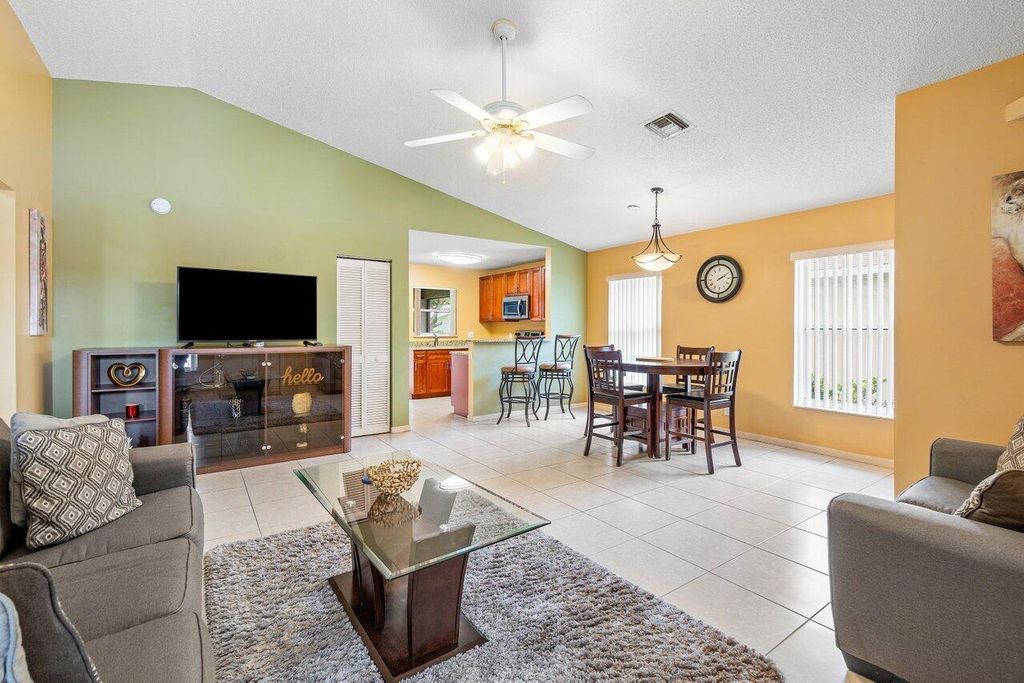 Photo of 319 NW 3rd Avenue, Delray Beach, FL 33444 (MLS # R10989428)