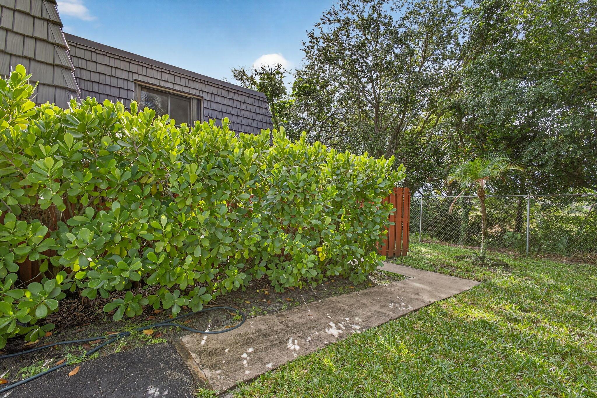 JUPITER LAKES TOWNHOMES C - Residential