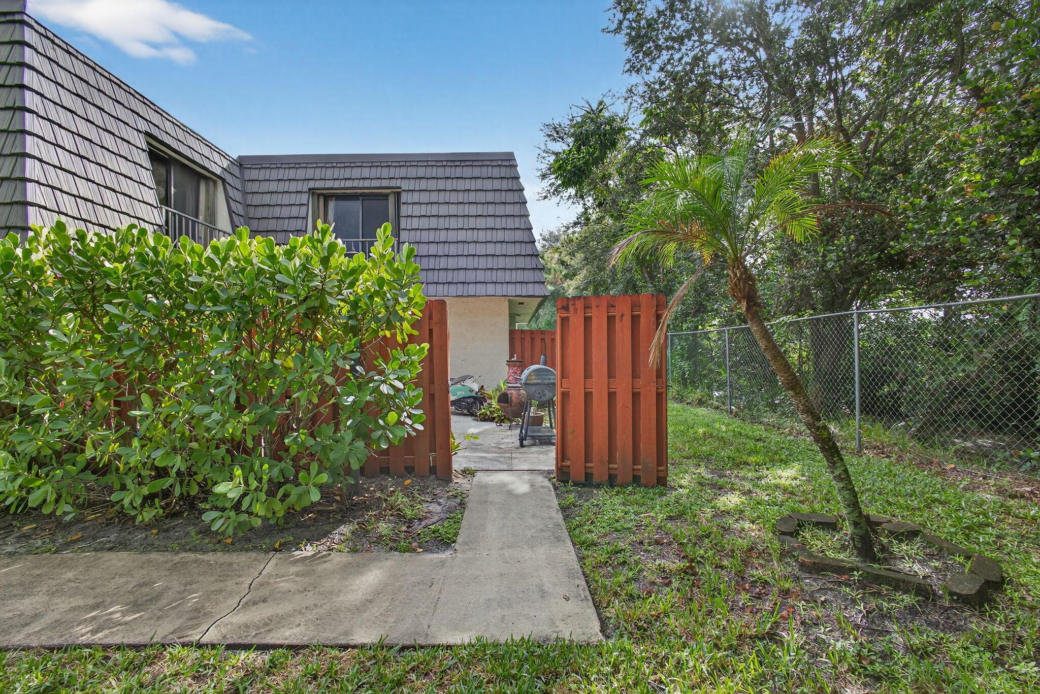 JUPITER LAKES TOWNHOMES C - Residential