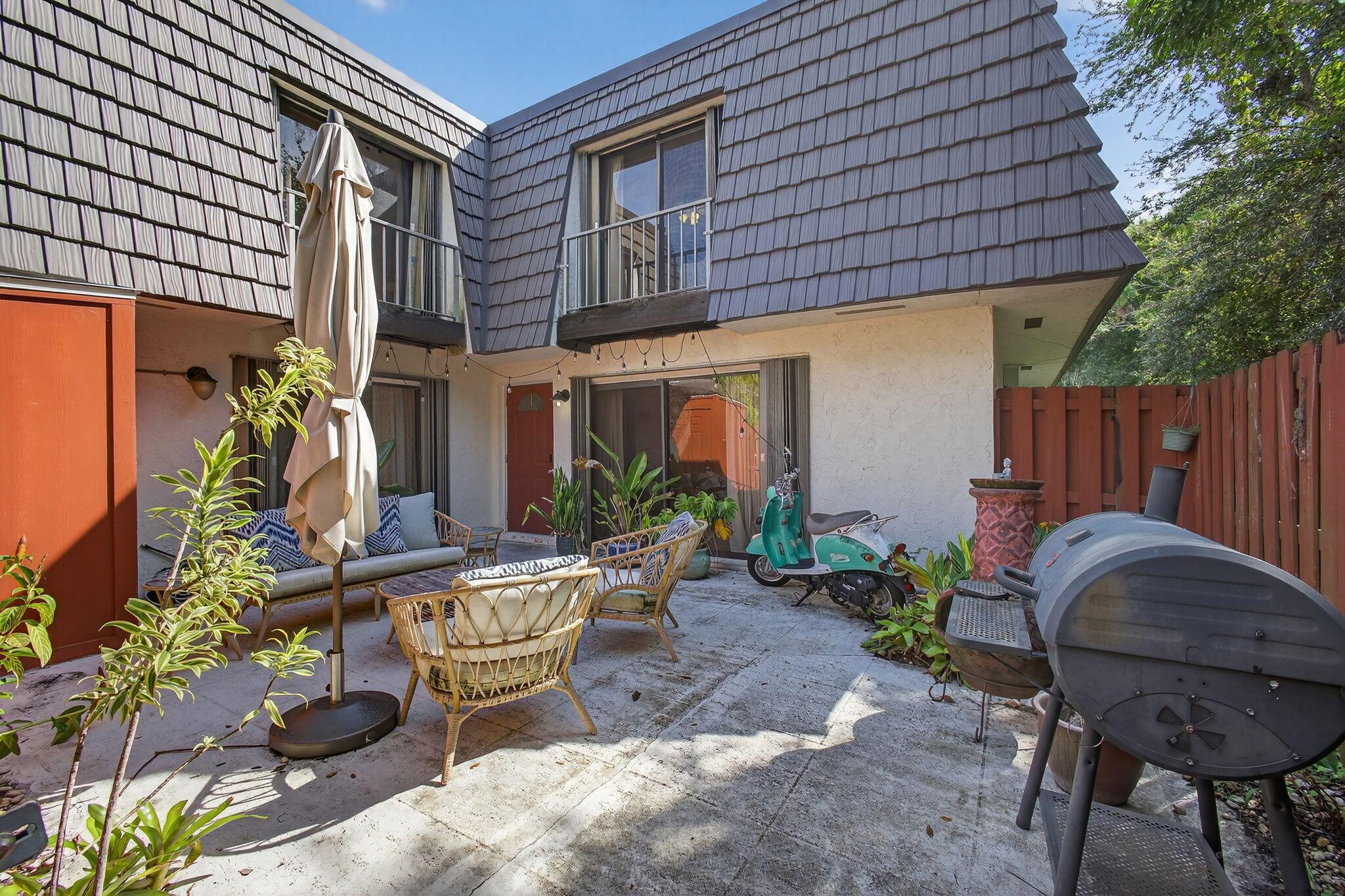 JUPITER LAKES TOWNHOMES C - Residential