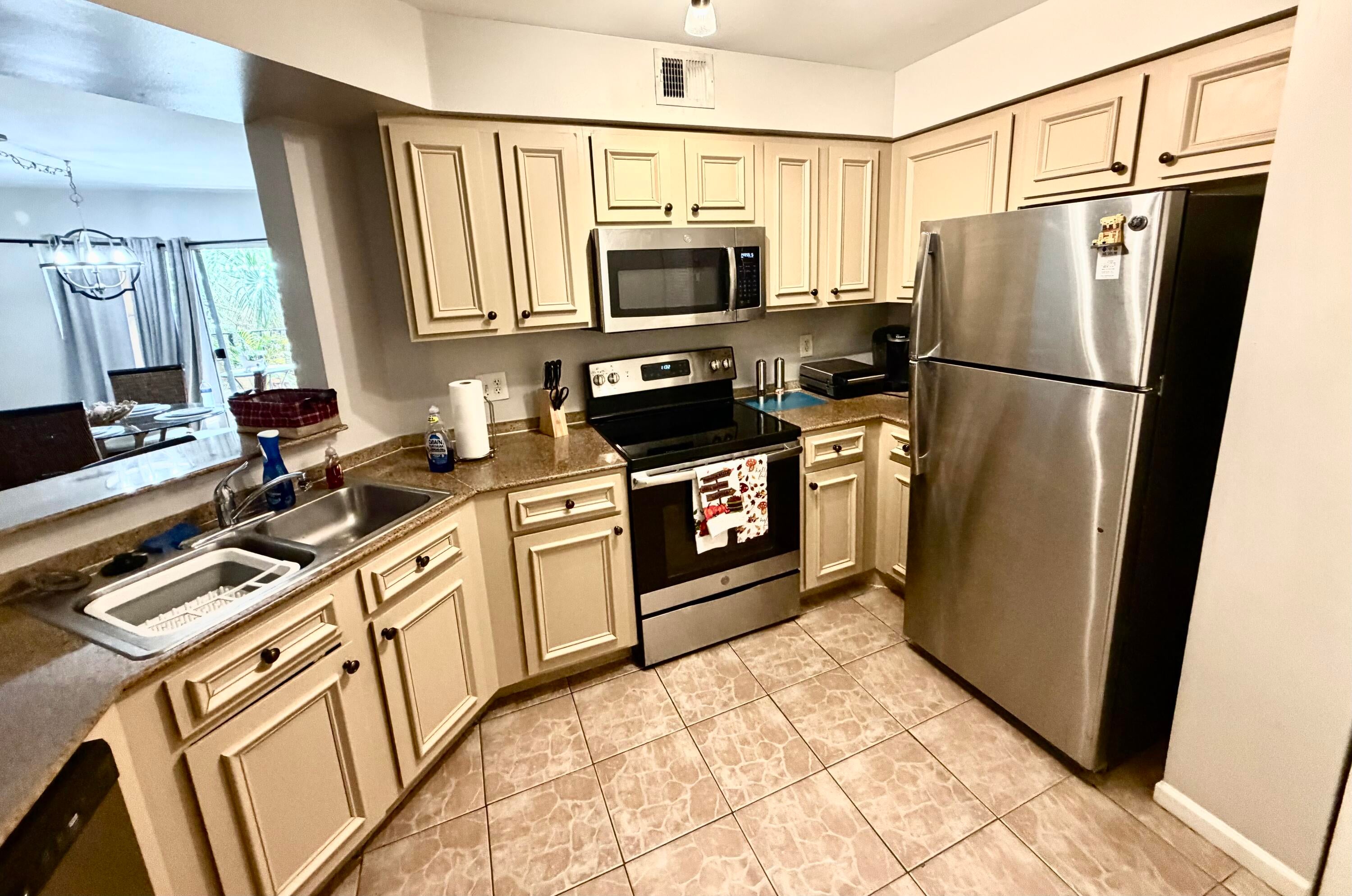 View photos, virtual tours, details... 400 Scotia Drive 305