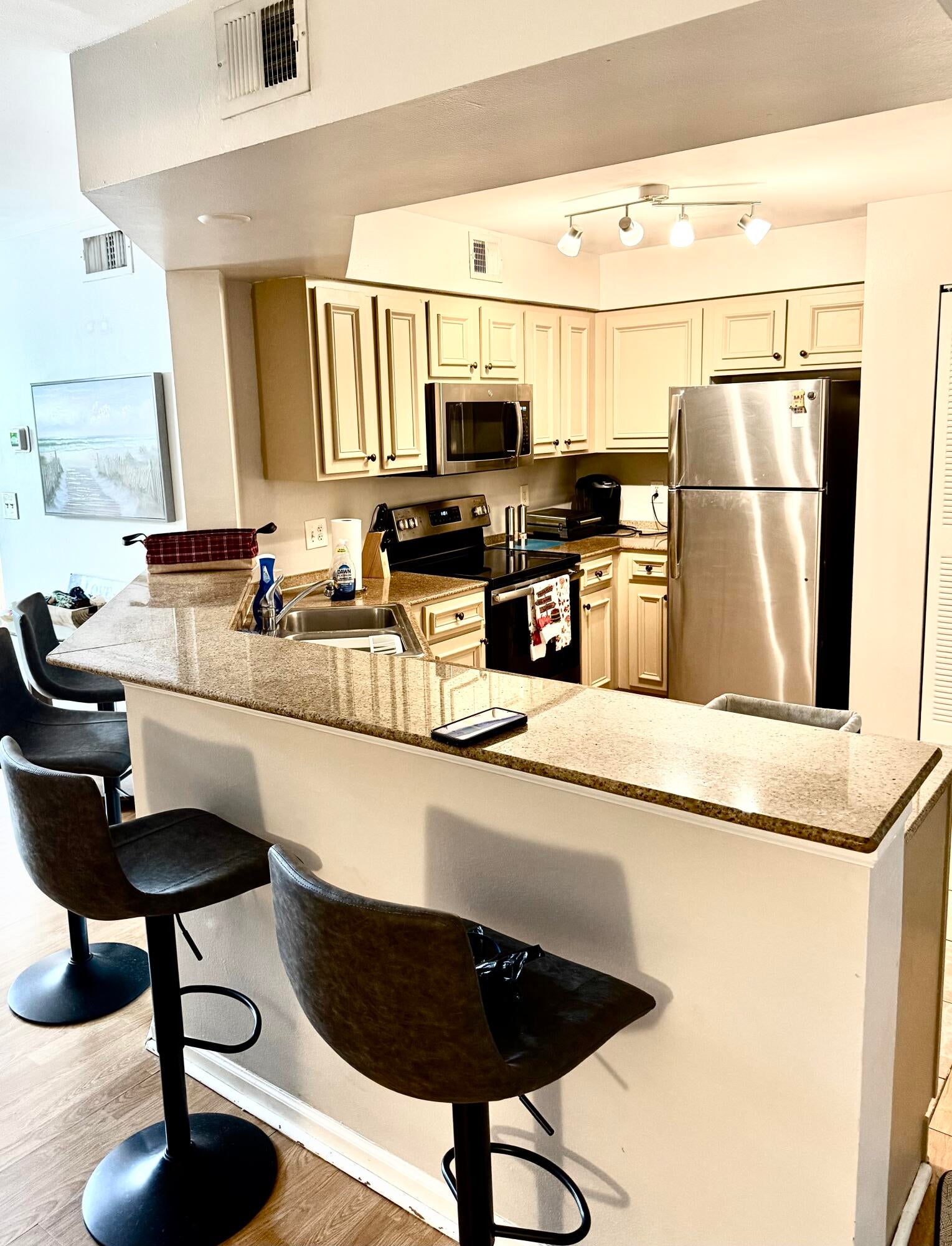 View photos, virtual tours, details... 400 Scotia Drive 305