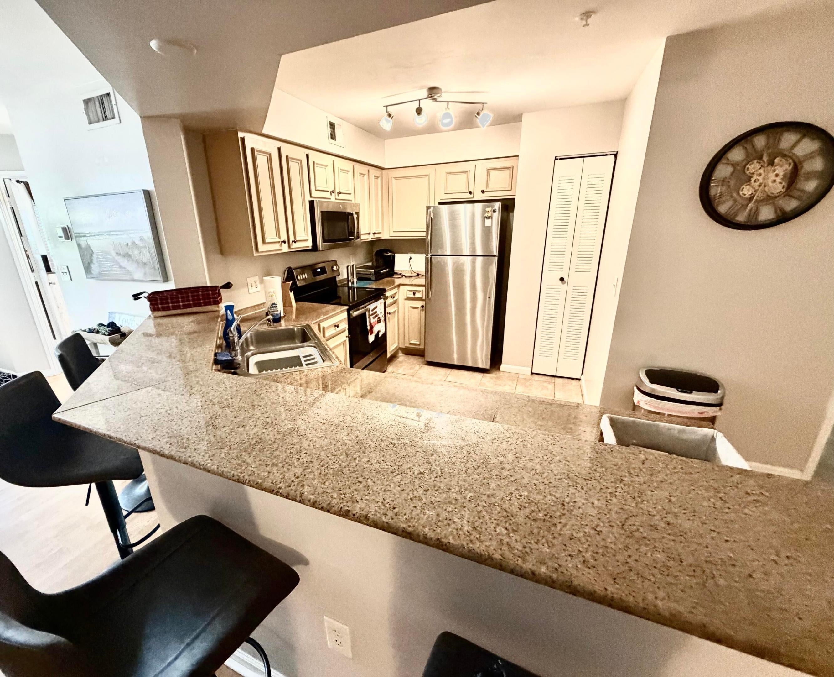 View photos, virtual tours, details... 400 Scotia Drive 305
