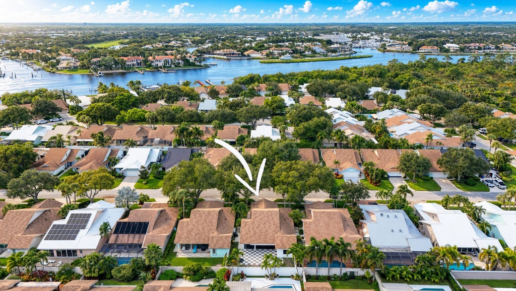 Photo of 325 LEEWARD Drive, Jupiter, FL 33477 (MLS # B26085780)